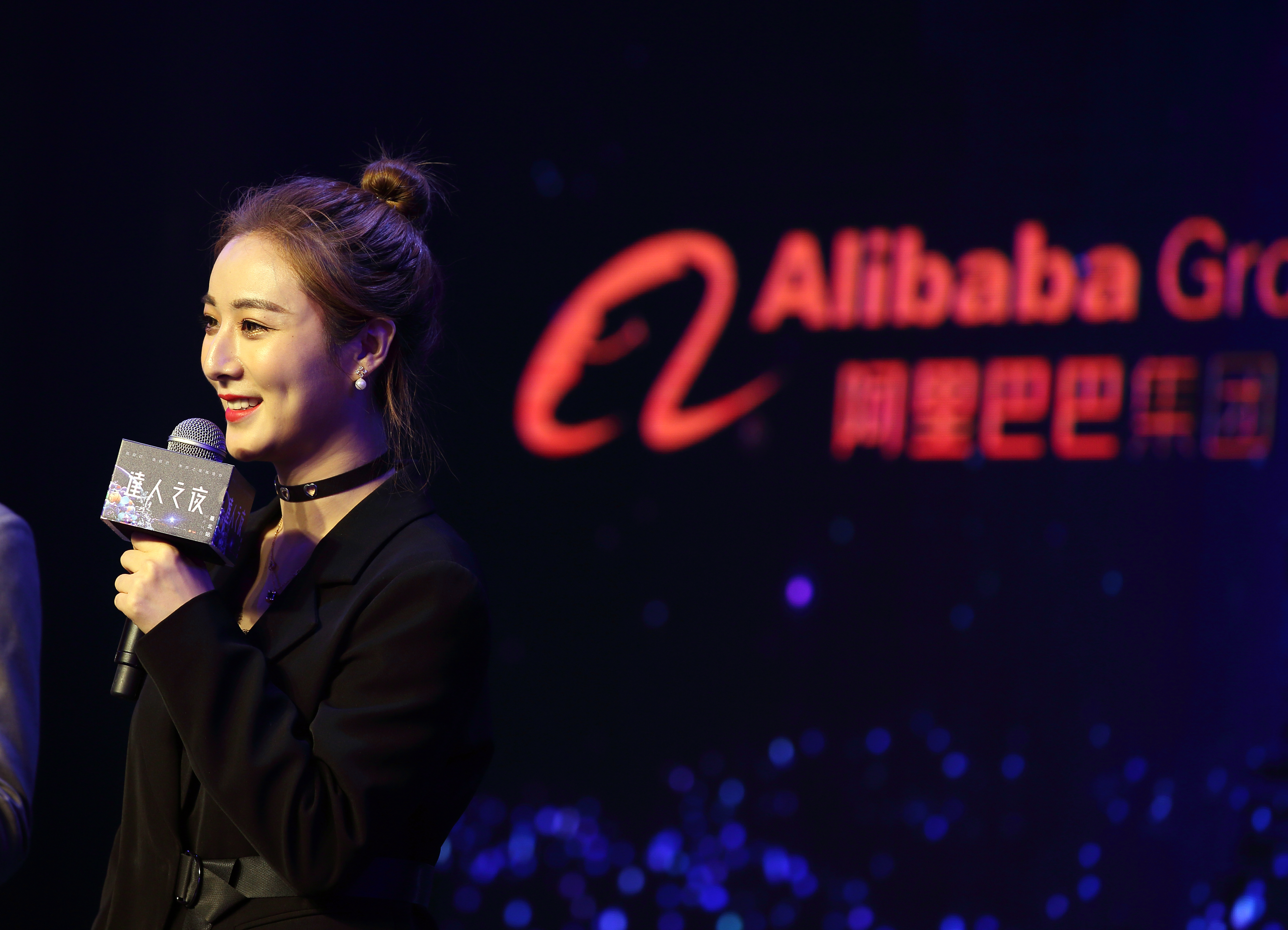 直播主薇婭曾締造一晚銷售服飾約3.8億元台幣的銷售紀錄。