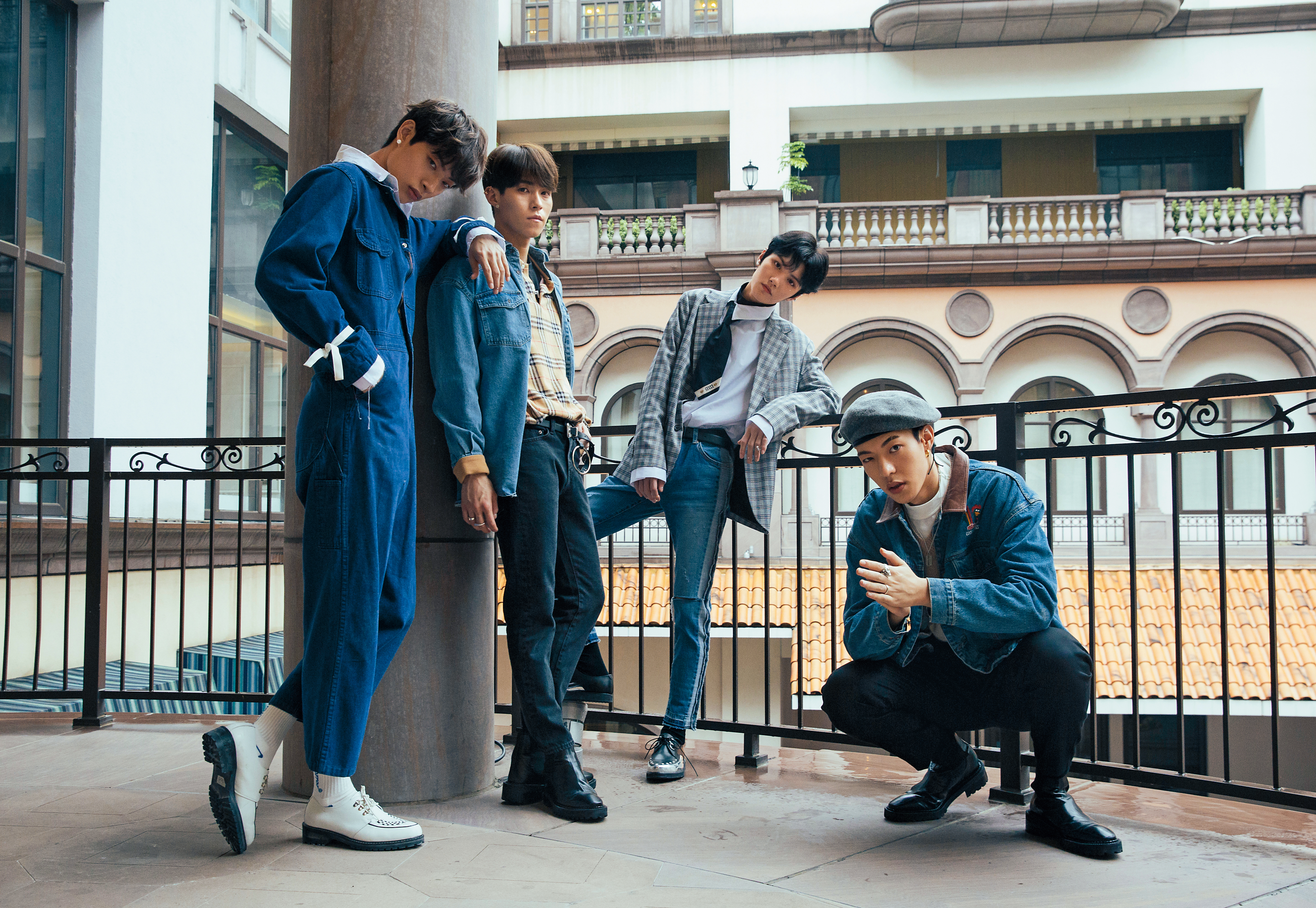 「坤音四子」組成ONER，木子洋（左起）、岳岳、靈超及卜凡，經過2年訓練，日前正式出道，推出首張專輯《過敏》。