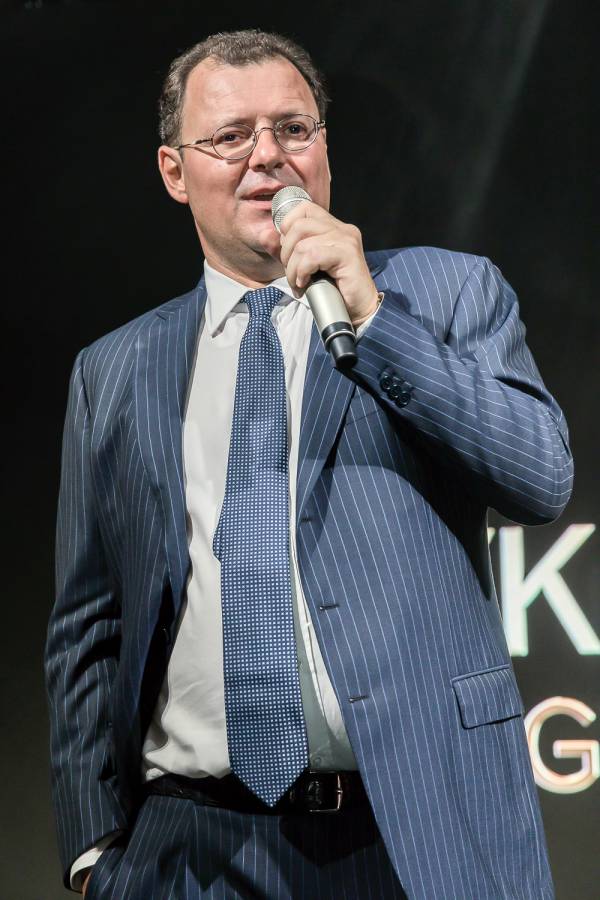 百達翡麗總裁Thierry Stern在記者會上致詞表示,這款女錶花費他們極大的心力設計製作。