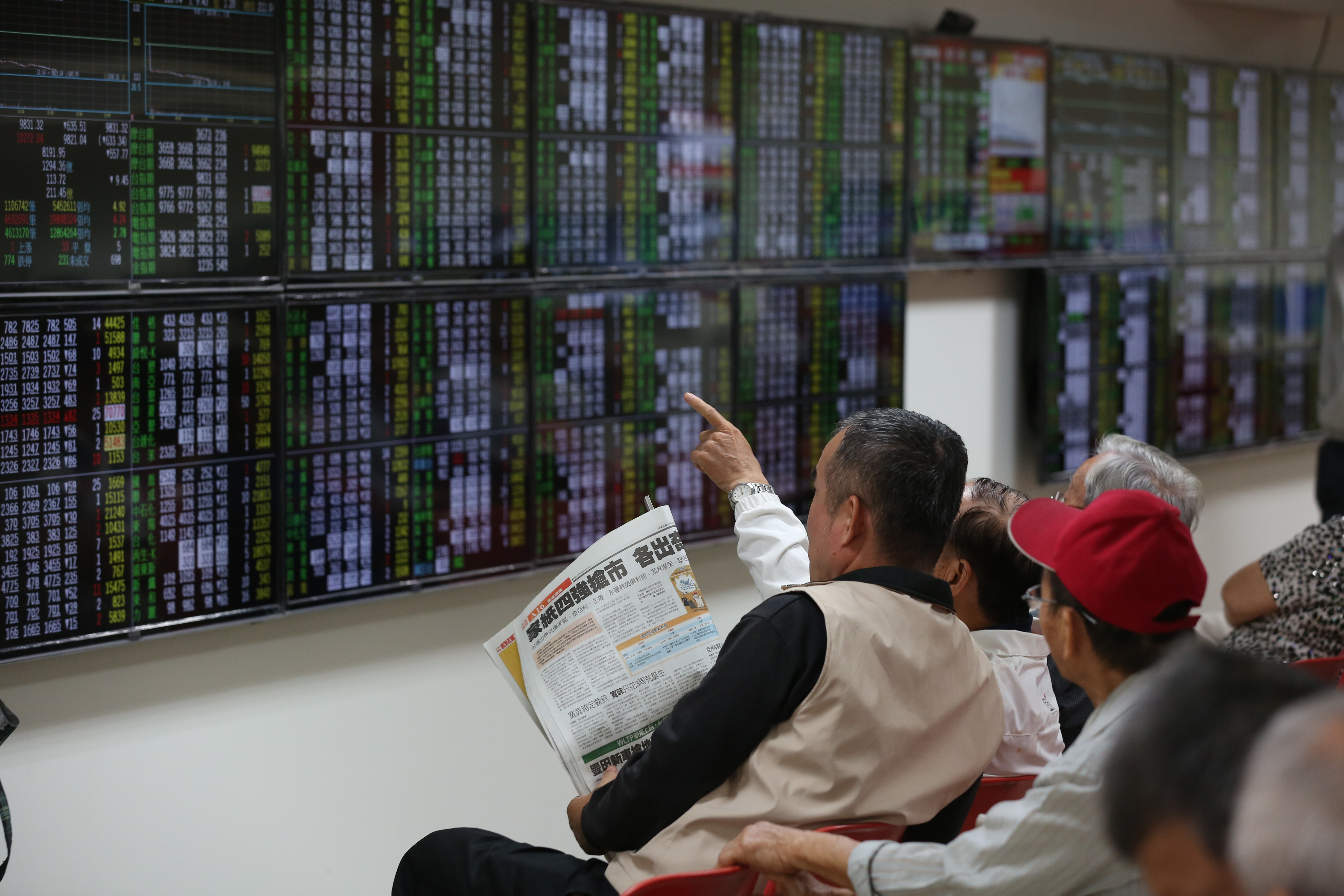 台股轉向空頭格局，專家建議，想投資首選跌深股。