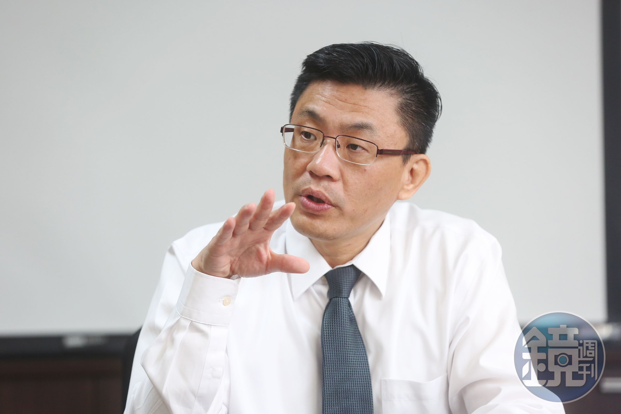 統一投顧董事長黎方國指出，如今的操作很簡單，就是多看少做，尊重趨勢，更不要隨意進場搶反彈。 