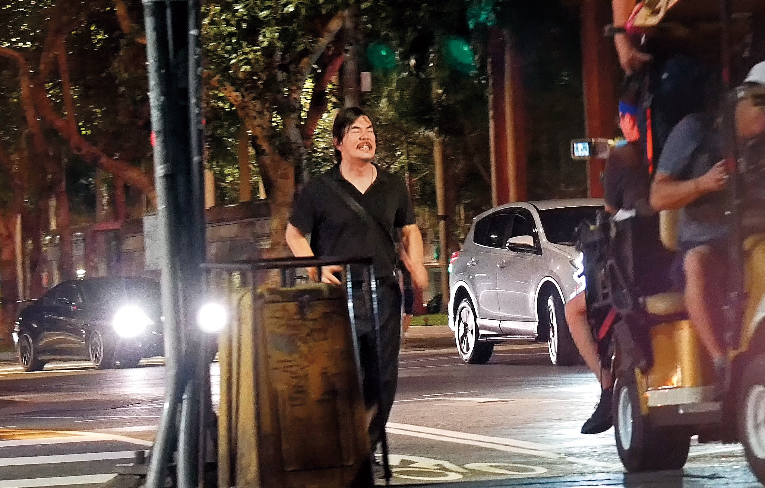 10/05 02:37,任賢齊胖成百公斤油膩大叔,跑步完看得出氣喘吁吁。