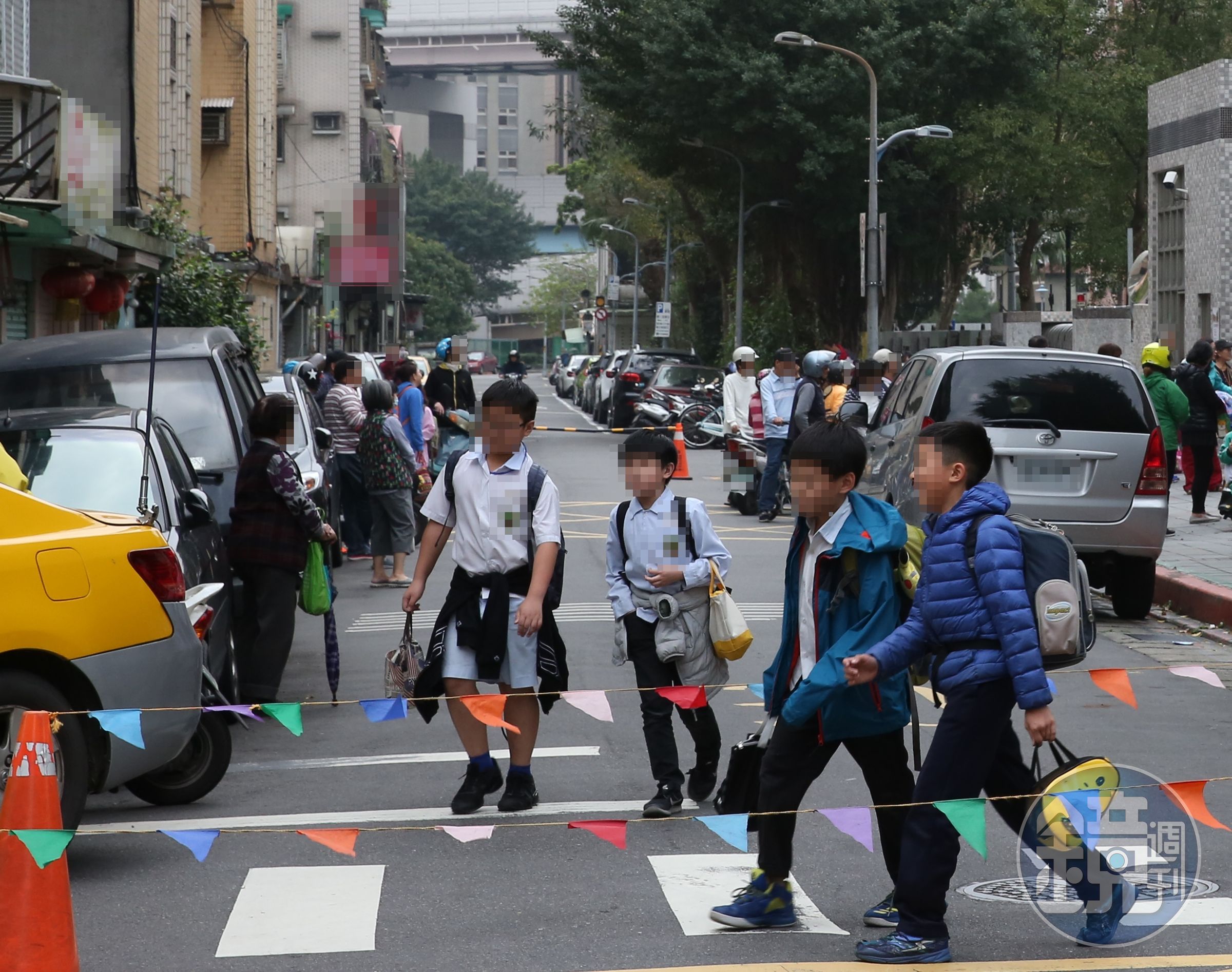 新北市政府為教導學童正確性知識，出版了《讓愛自由，私房小語》性教育手冊。圖非當事人。