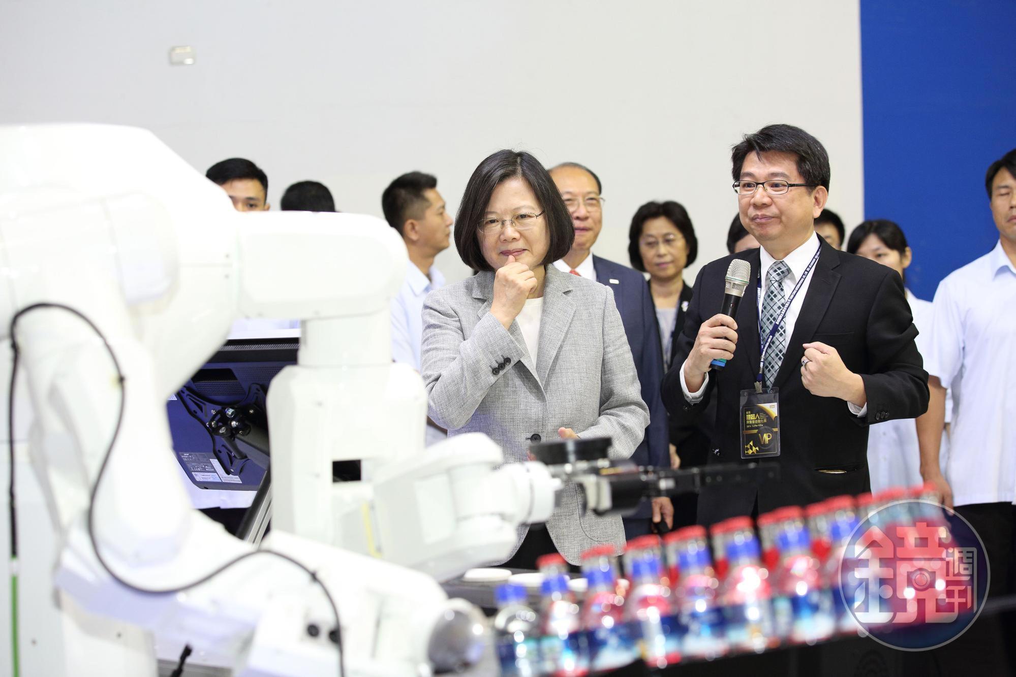 台灣被瑞士世界經濟論壇評為超級創新國，全球競爭力總成績名列第13。