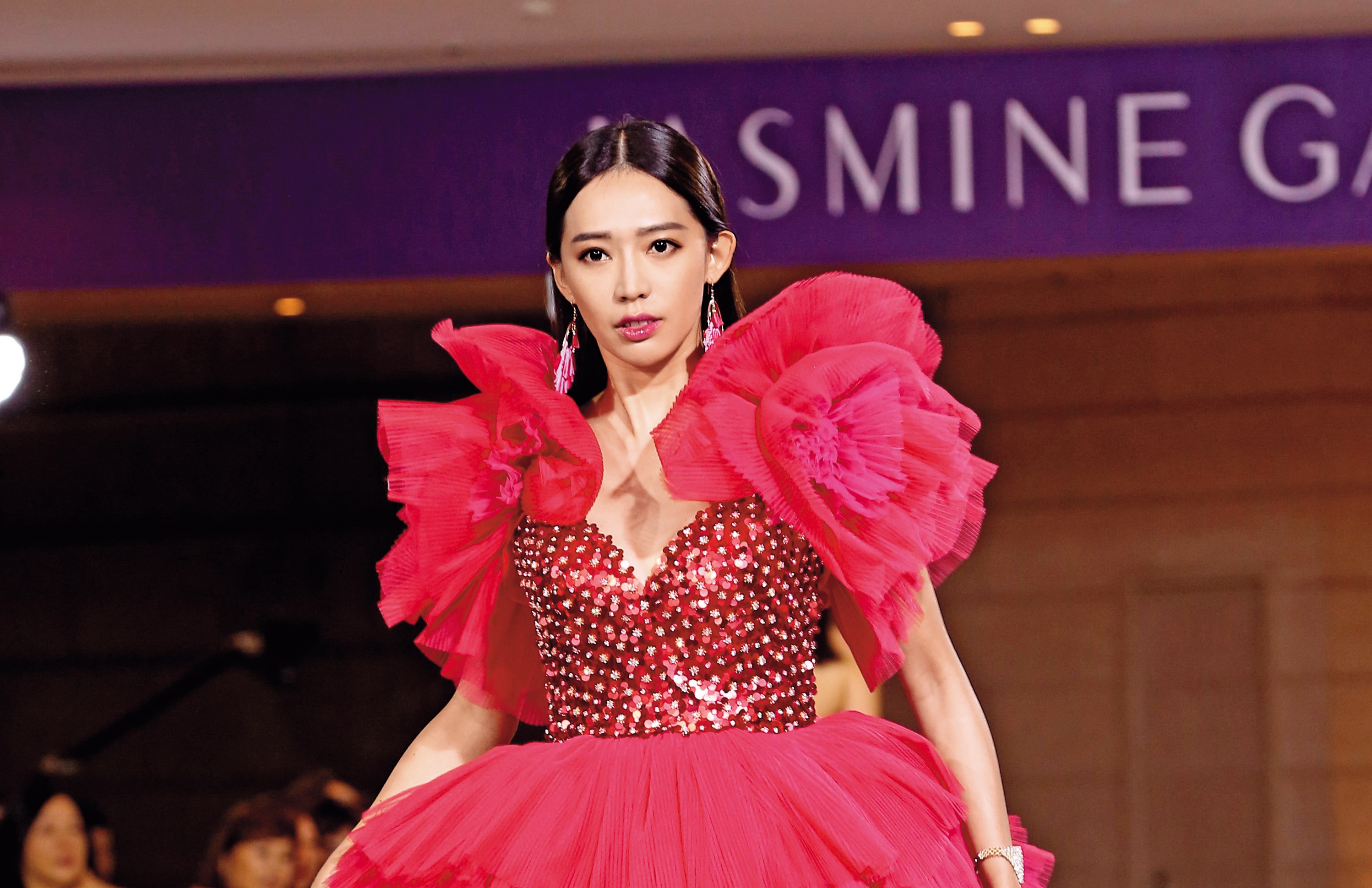 王心恬現在出席活動撈錢，能聊的話題還是她跟姚元浩之間的曖昧關係。有別於剛開始她打死不認的態度，現在較為鬆口，不認自己有打槍姚元浩。