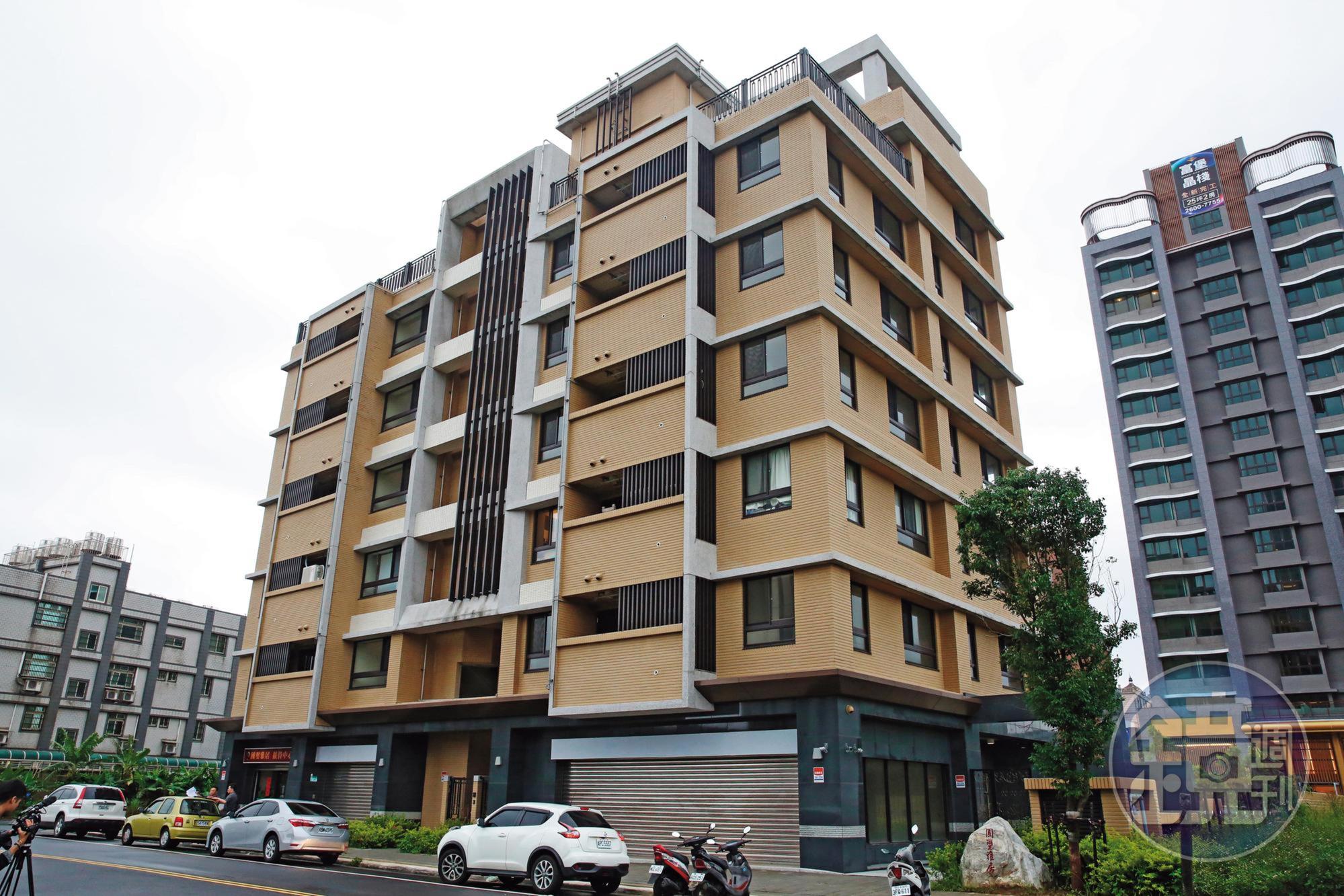 眷宅社花了高於市價的價格投資林口國璽雅居建案,如今乏人問津。