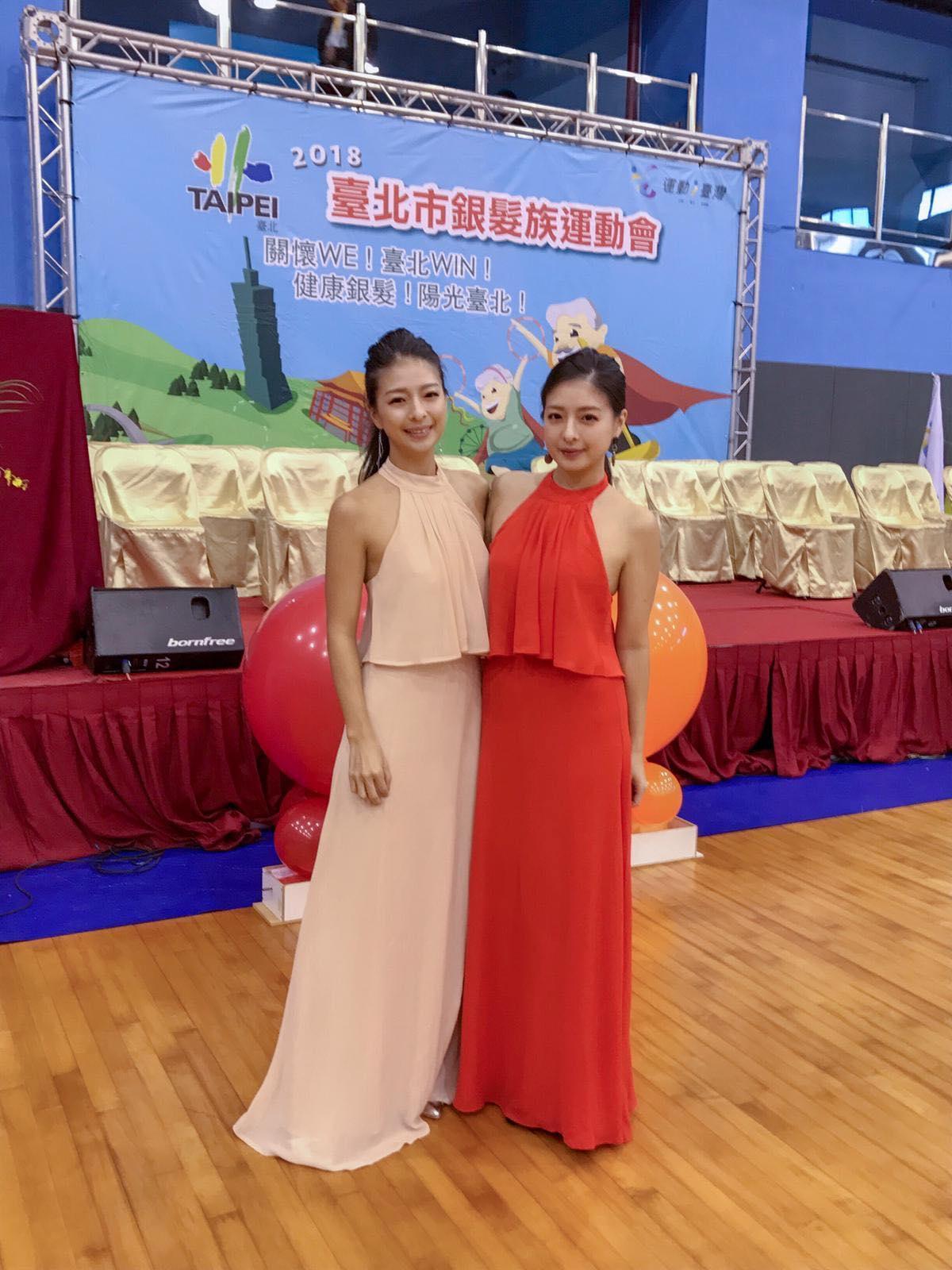 雙胞胎姊妹2*sweet萱野可芬、萱野可芳受邀主持銀髮族運動會。 (唱戲世界娛樂)
