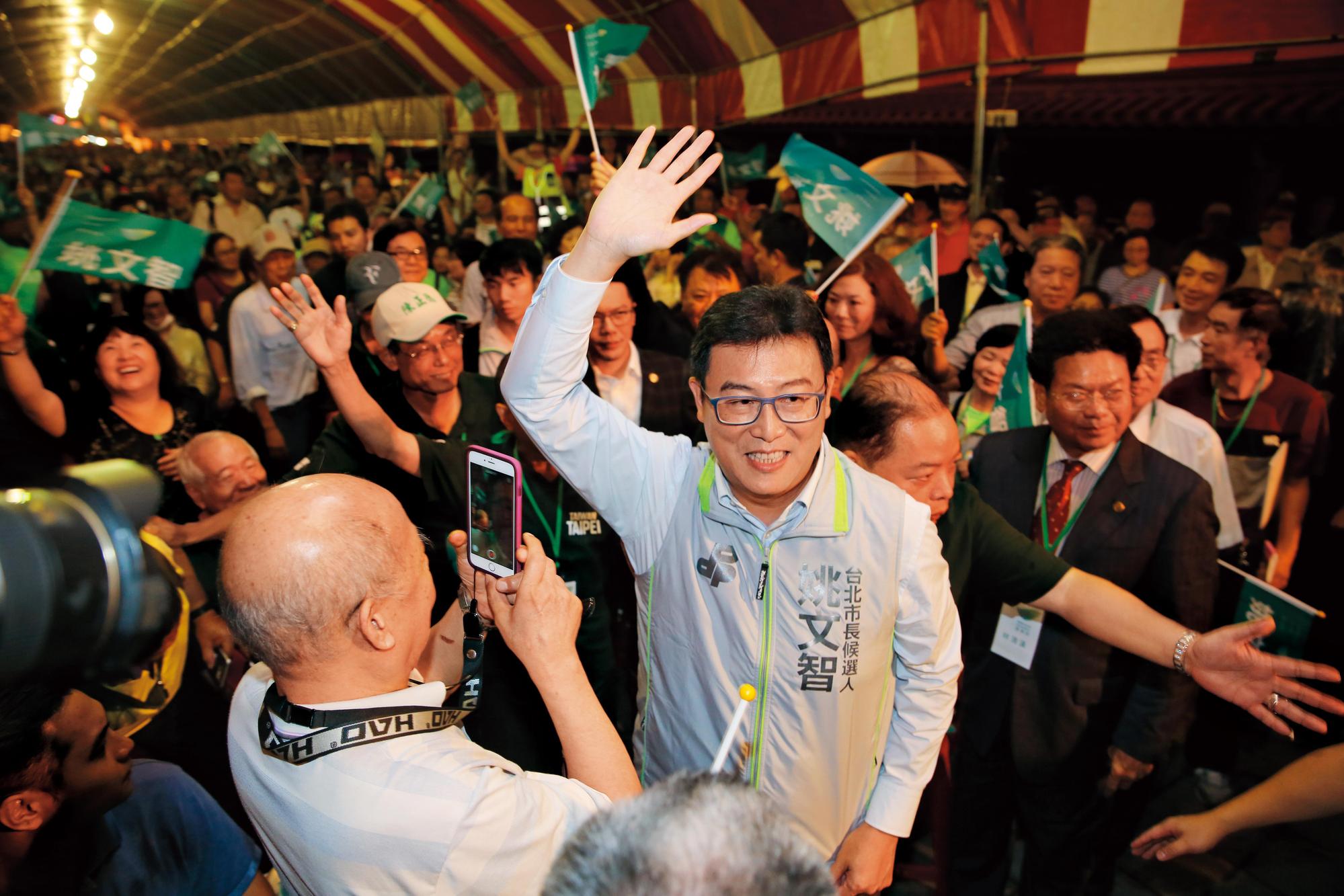 台北市長候選人姚文智選情告急，賭盤更開出「丁姚相加」PK柯的盤勢。