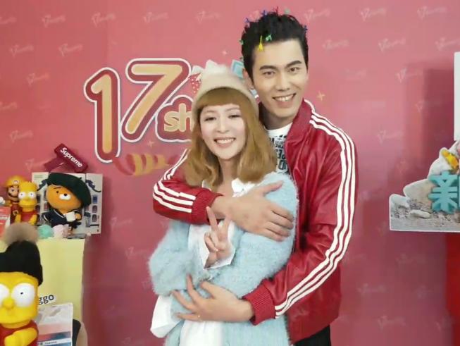 余秉諺與老婆王依蕾目前忙事業，透露暫無生子計畫。（民視提供）