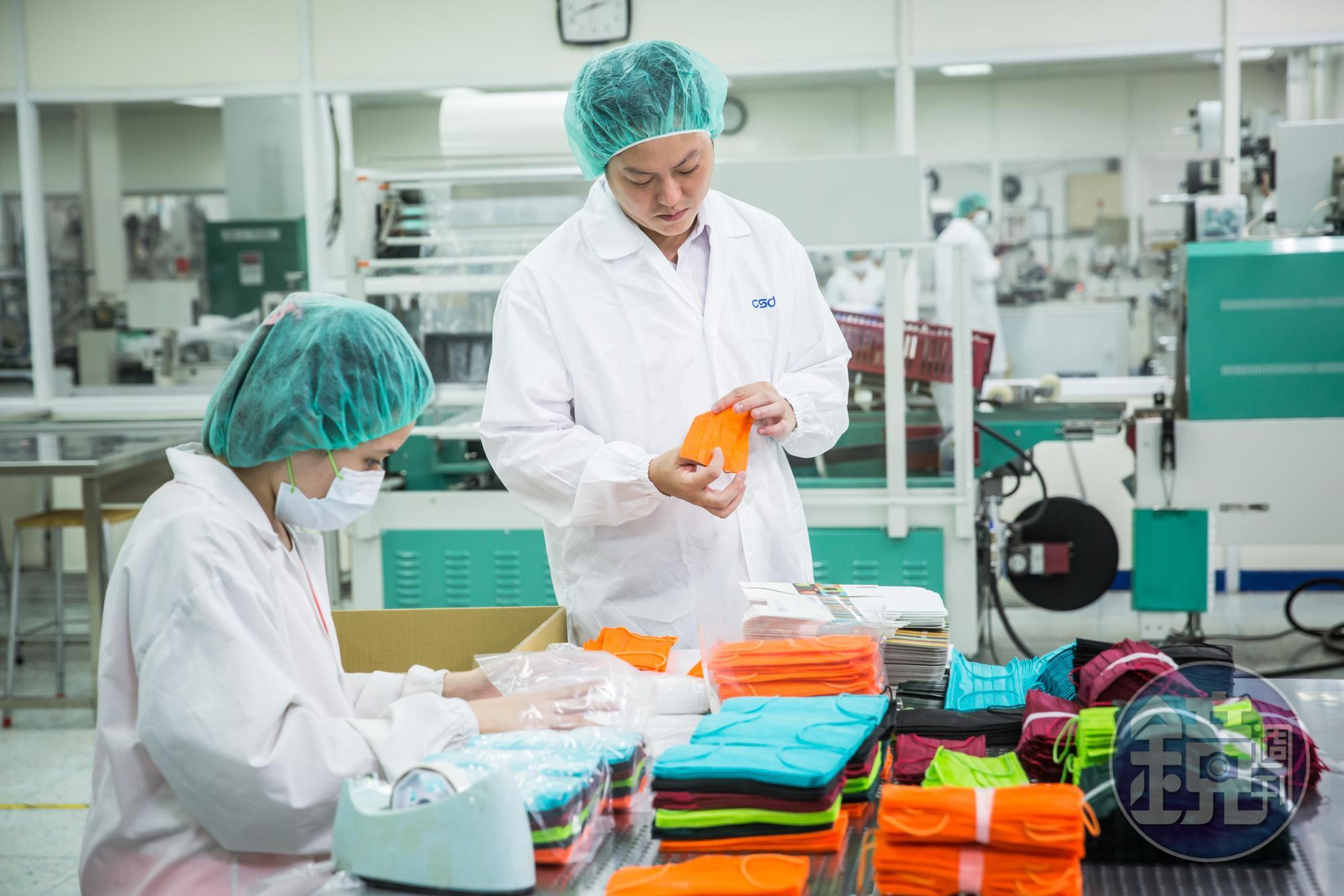 張德成巡廠很仔細,顏色偏掉10%,他都知道。