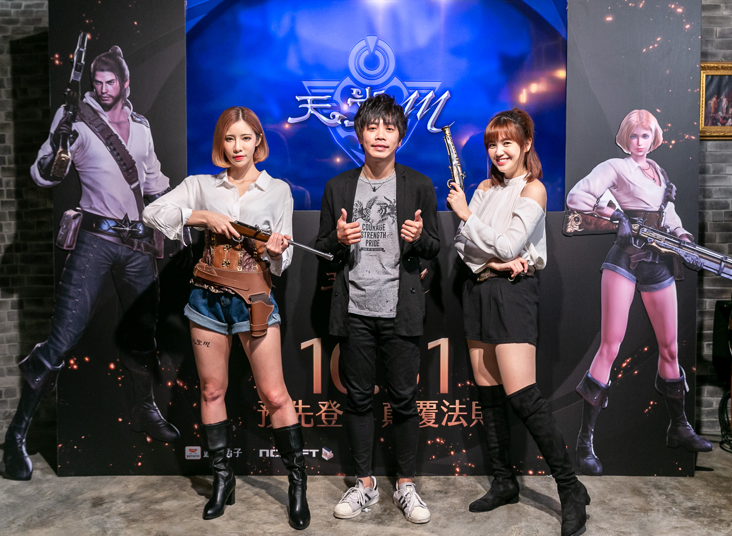 遊戲橘子產品經理翁福德（中）表示會努力縮小台韓版本差距，滿足玩家期待。（遊戲橘子提供）