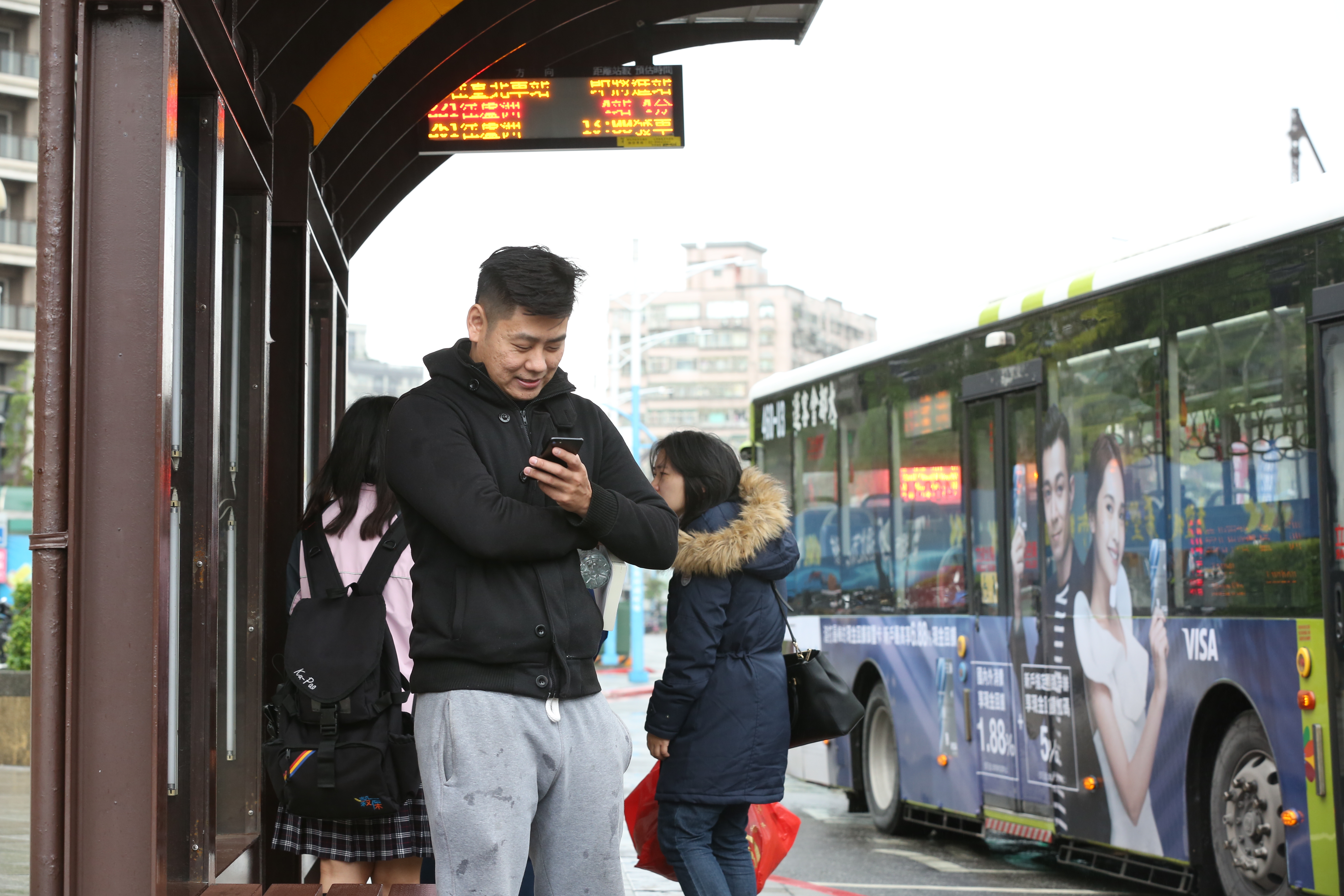 北市聯營公車路線圖全面完成改版，新的路線圖具有方向性，以後不怕搭錯車了。