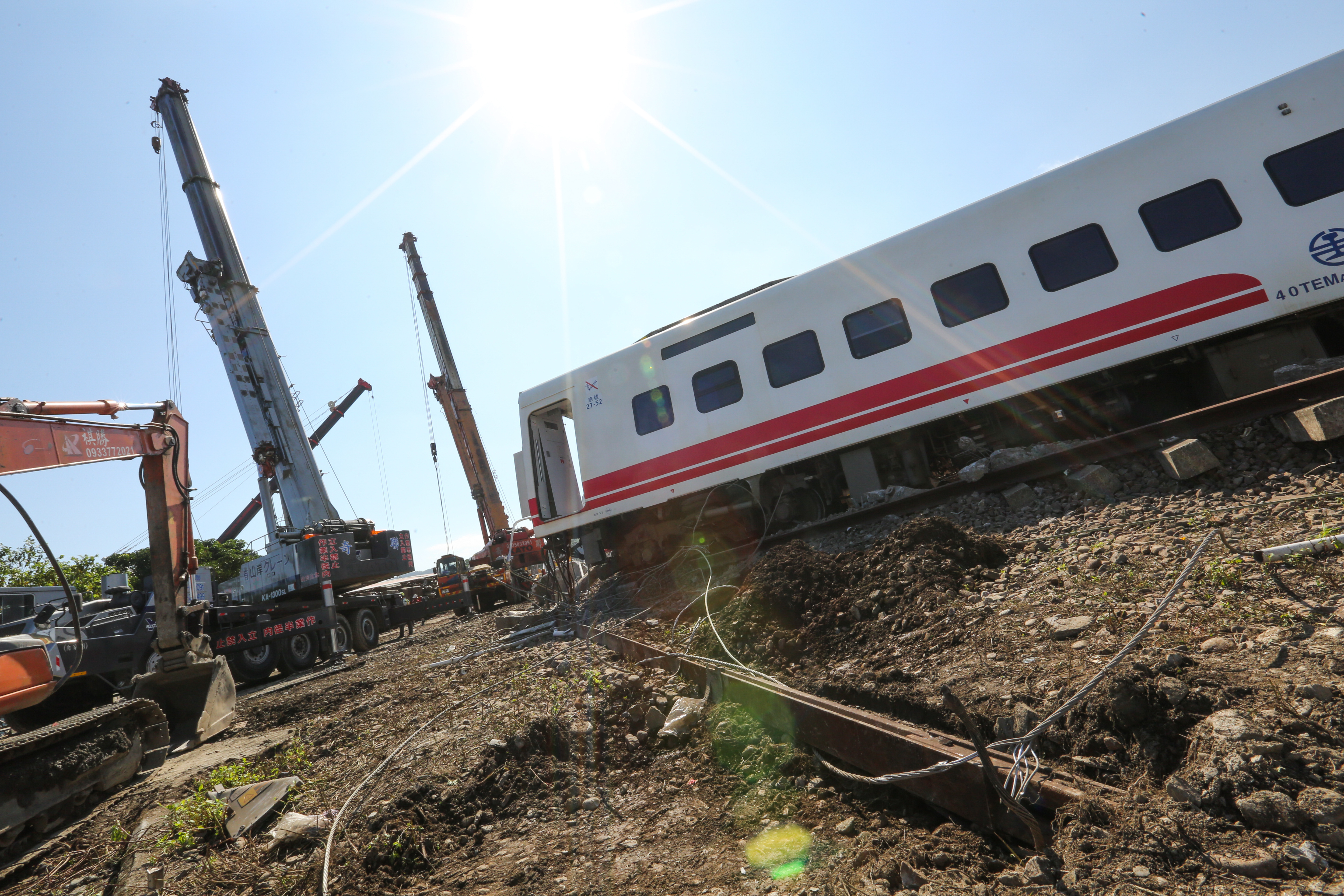 普悠瑪列車嚴重翻覆事故，造成18人不幸罹難、190人受輕重傷，今日被傷者家屬踢爆，拿不到台鐵原本說的「60.5萬元」賠償金，只是實報實銷的「醫療補助費」。