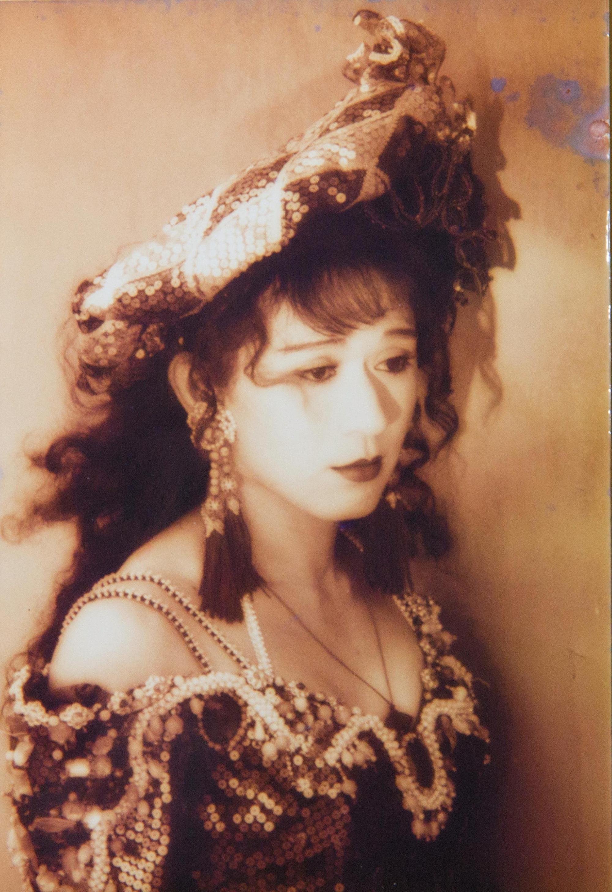 鍾玲28歲時為了表演而拍的宣傳照。再過8年,她成為母親。(鍾玲提供)
