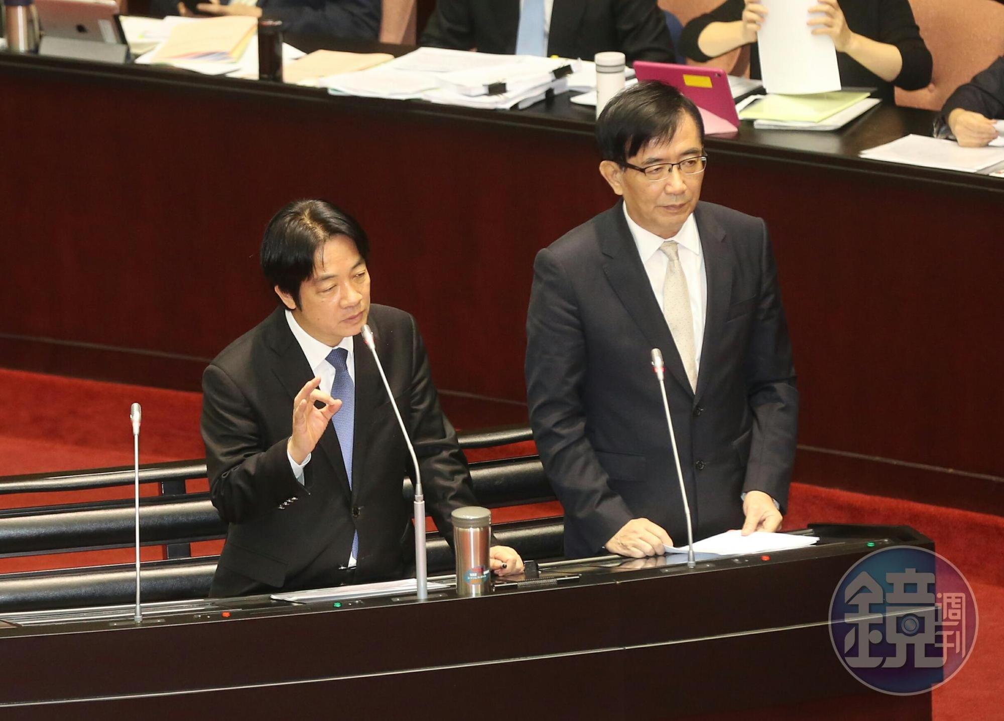 行政院長賴清德（左）、交通部長吳宏謀（右）今在立院接受立委質詢。