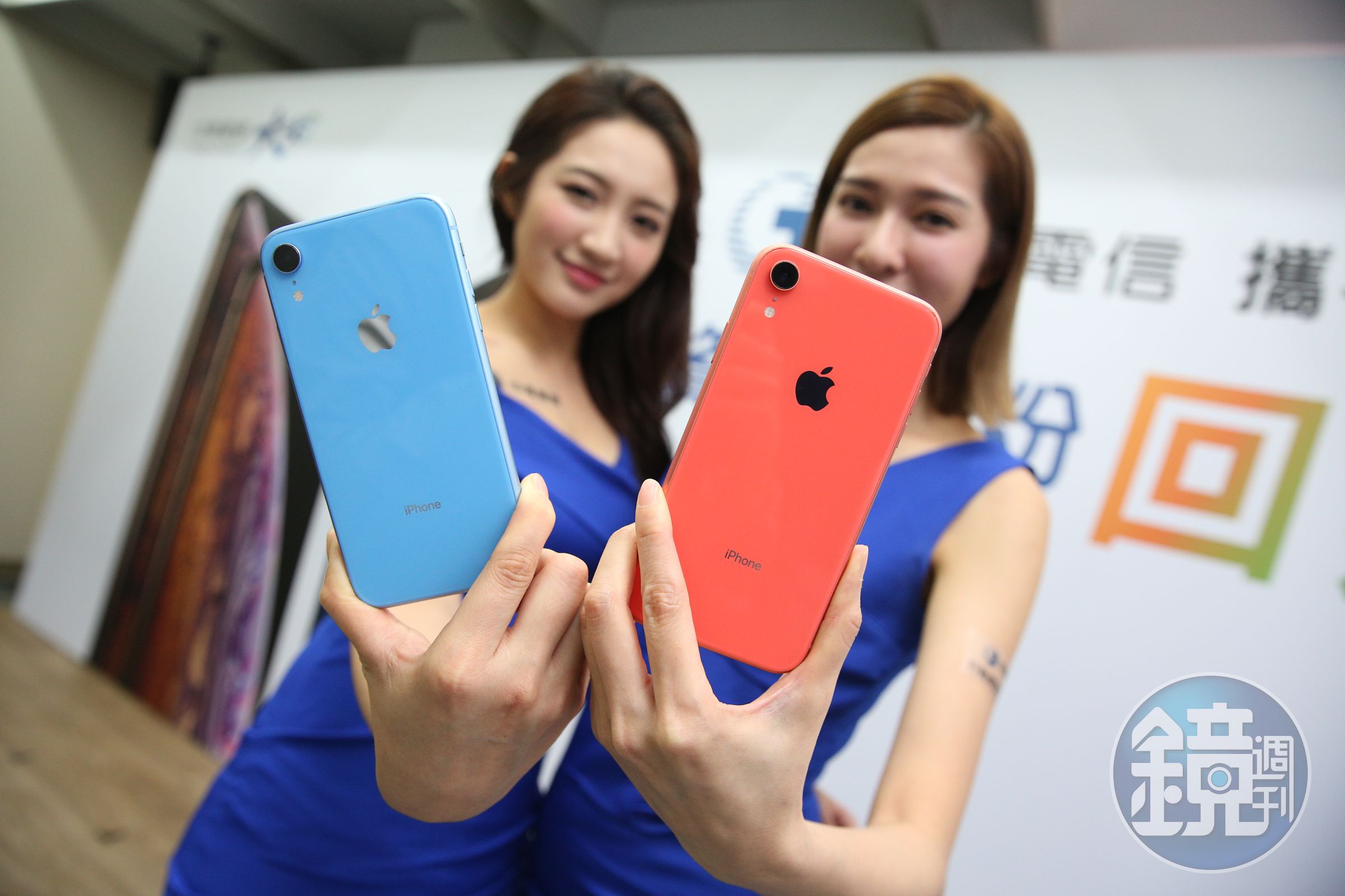 iPhone XR今（26）日開賣，首批到貨量僅不到3萬支，業者表示11月中後供貨才會穩定。