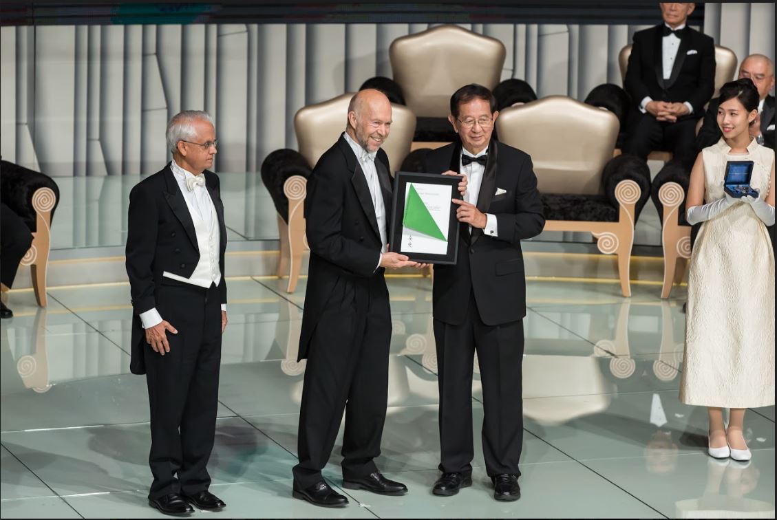 今年唐獎永續發展獎項其中一位得主詹姆士‧漢森（James Hansen，中）是全球公認氣候變遷科學的先驅者。