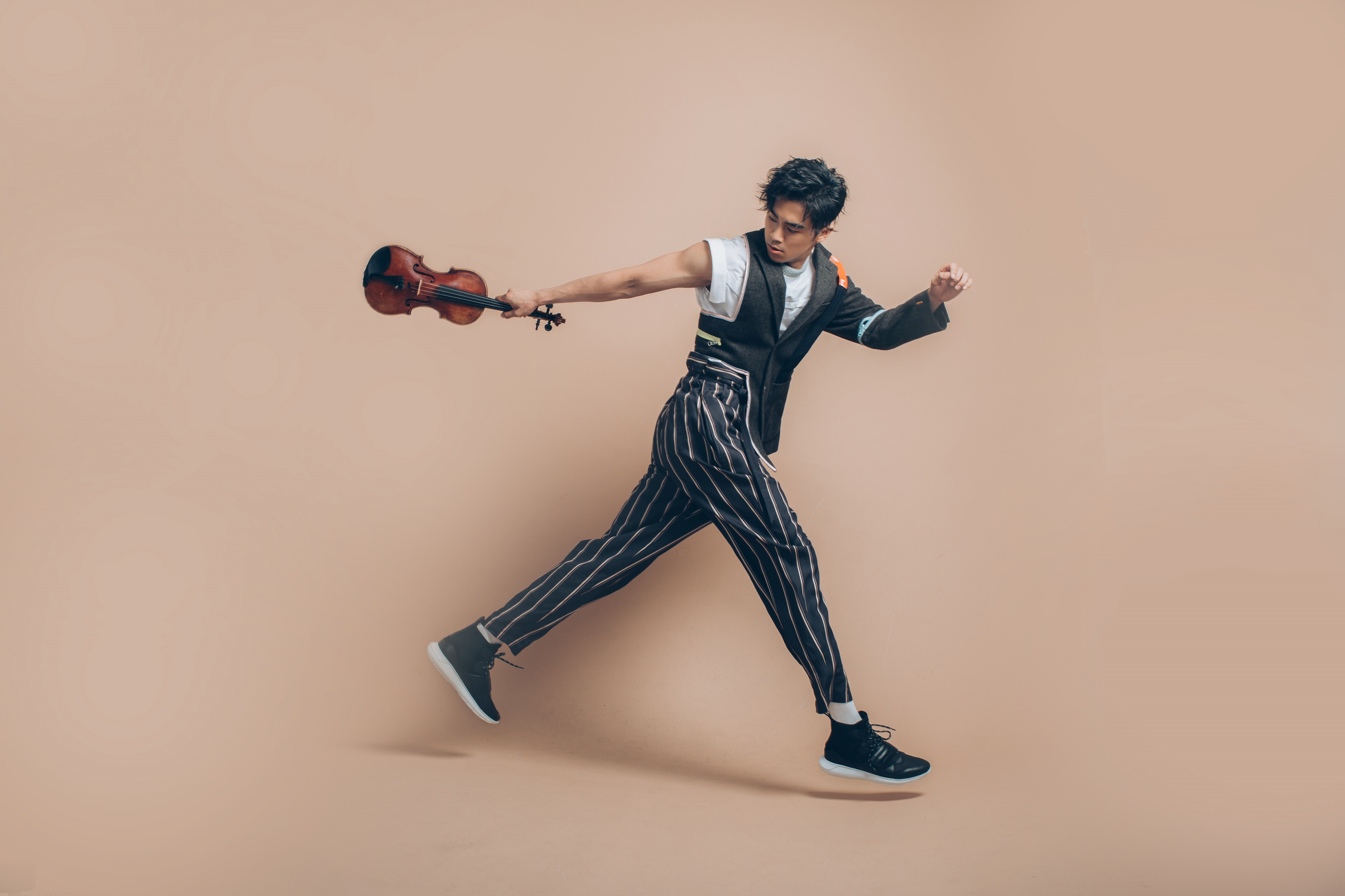 茱莉亞學院高材生廖柏雅除了小提琴出神入化，也有創作流行音樂的才華。（柏雅音樂藝術工作室提供）