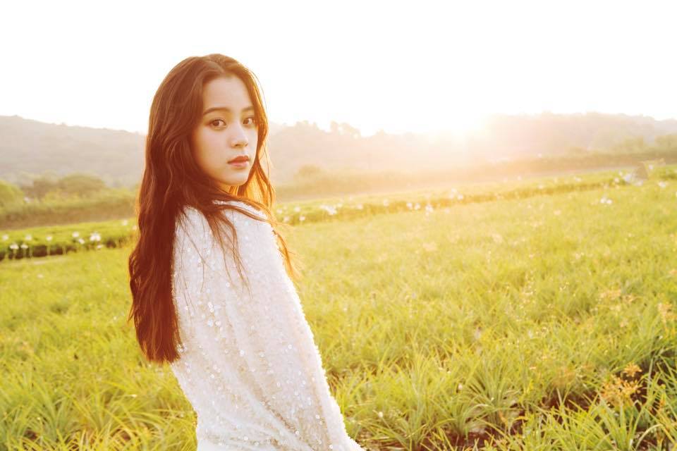 歐陽娜娜正在美國伯克利音樂學院就讀，定期會拍Vlog和網友們分享近況。（翻攝自歐陽娜娜臉書）