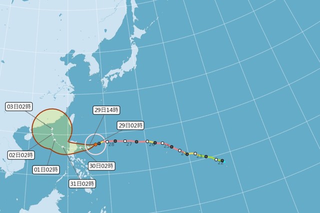 玉兔颱風將通過菲律賓呂宋島。（取自中央氣象局）