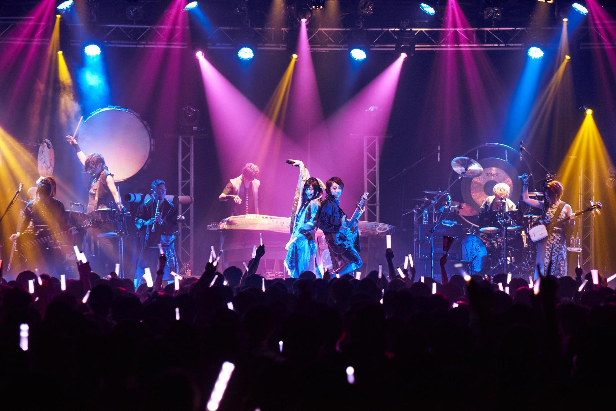 和樂器樂團週末2場演唱會門票全數售完，讓團員非常感動。（avex Taiwan提供）