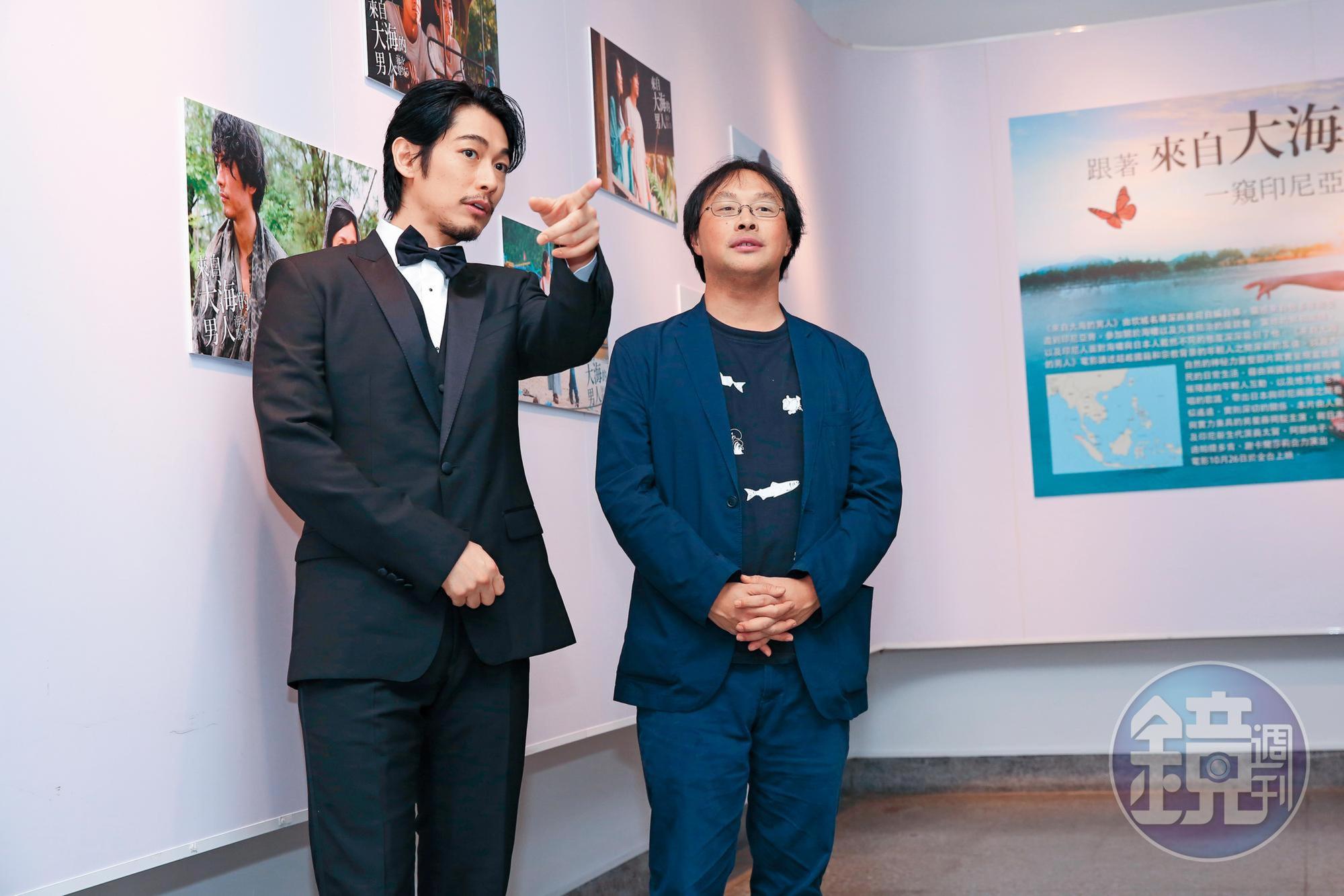 藤岡靛(左)和深田晃司導演(右)對於《來自大海的男人》經過多次討論,才研究出阿海這個角色的詮釋方式。