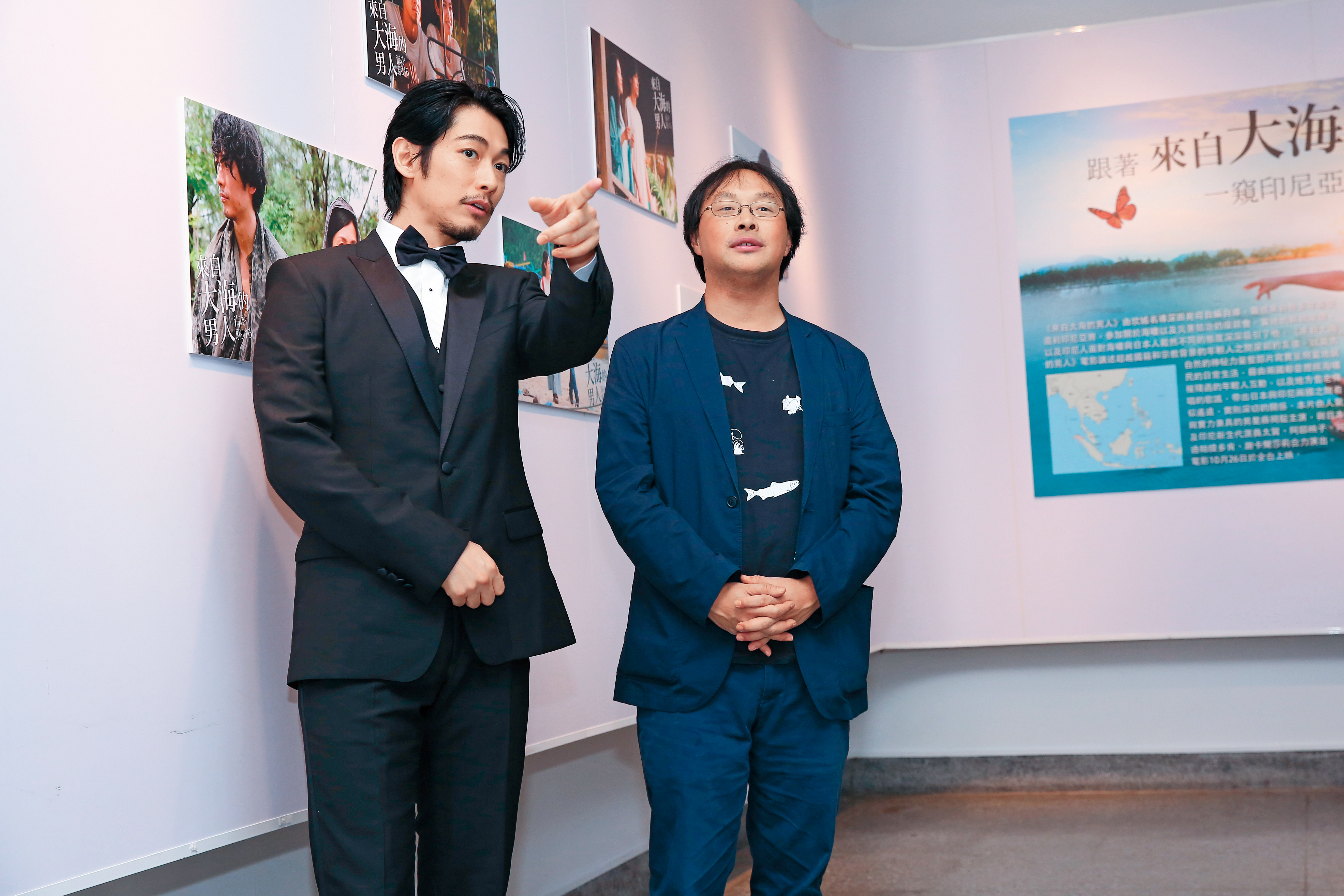 藤岡靛（左）和深田晃司導演（右）對於《來自大海的男人》經過多次討論，才研究出阿海這個角色的詮釋方式。