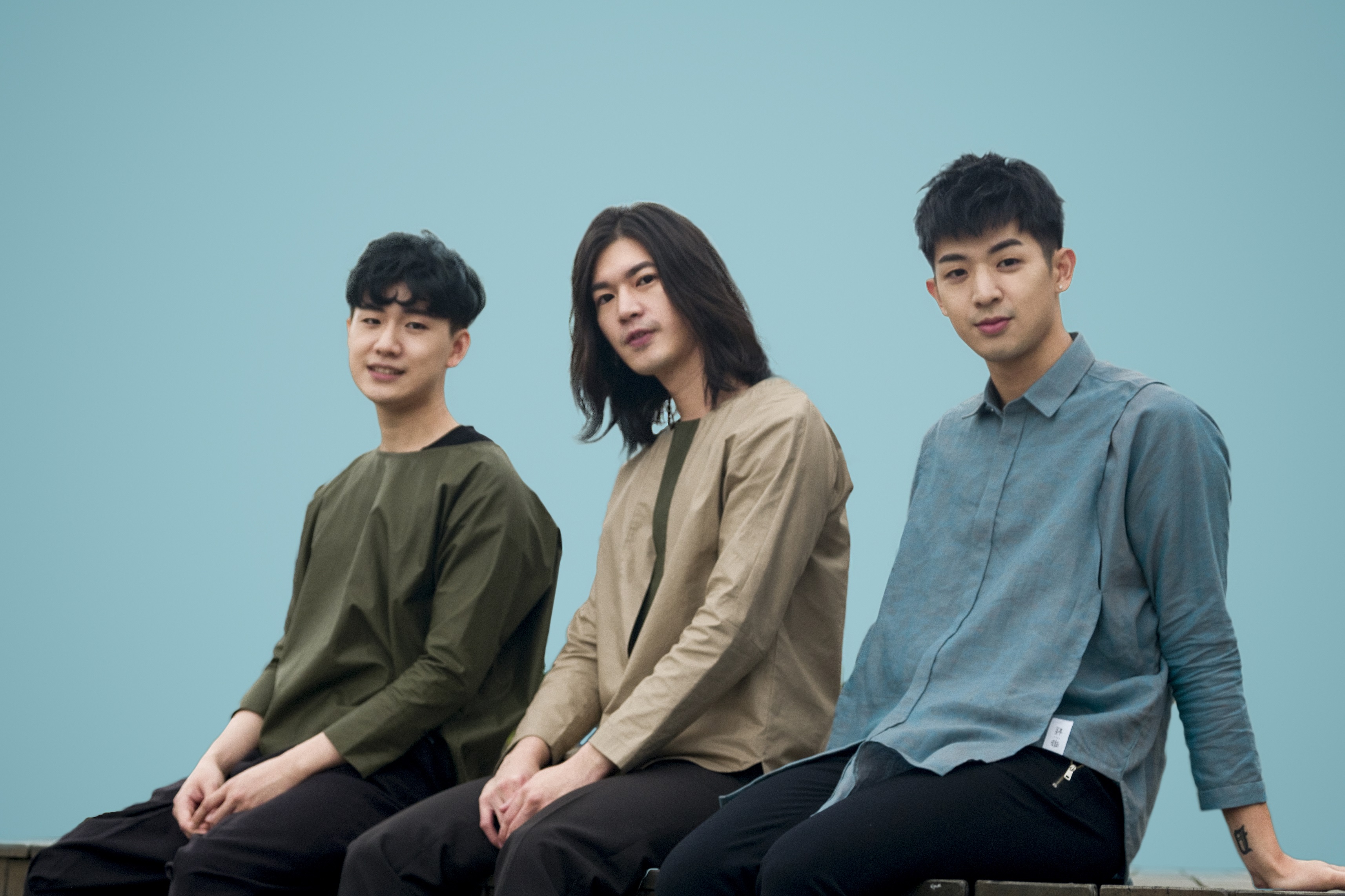 限定組合「青田三少」由林隆璇的兒子林亭翰（右起）、楊影、周書彥組成，是平均年齡24歲大男孩團體。（青田音樂提供）