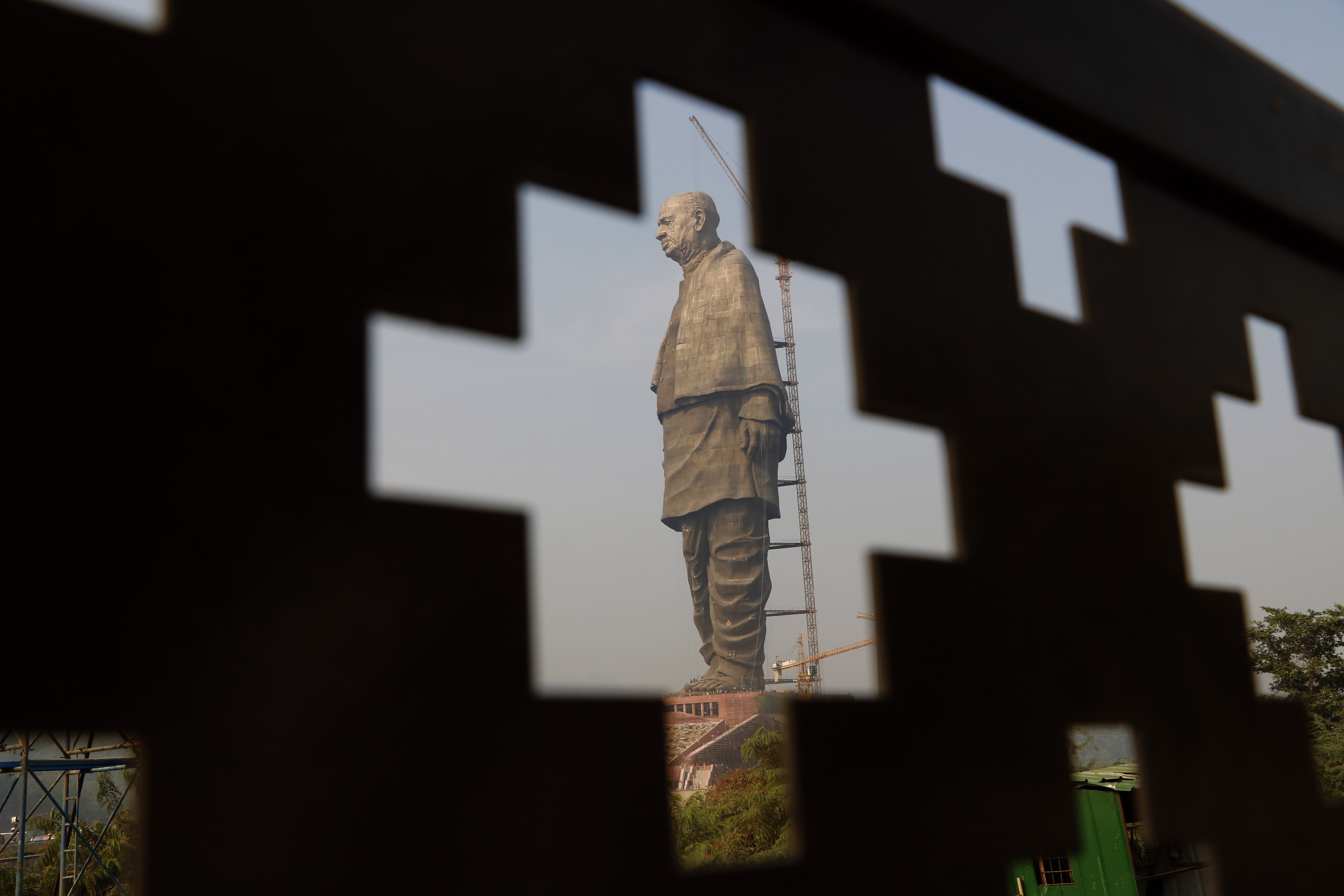 號稱世界最高，以印度開國英雄帕特爾為造型的「團結雕像」預定於10月31日正式揭幕。（東方IC）