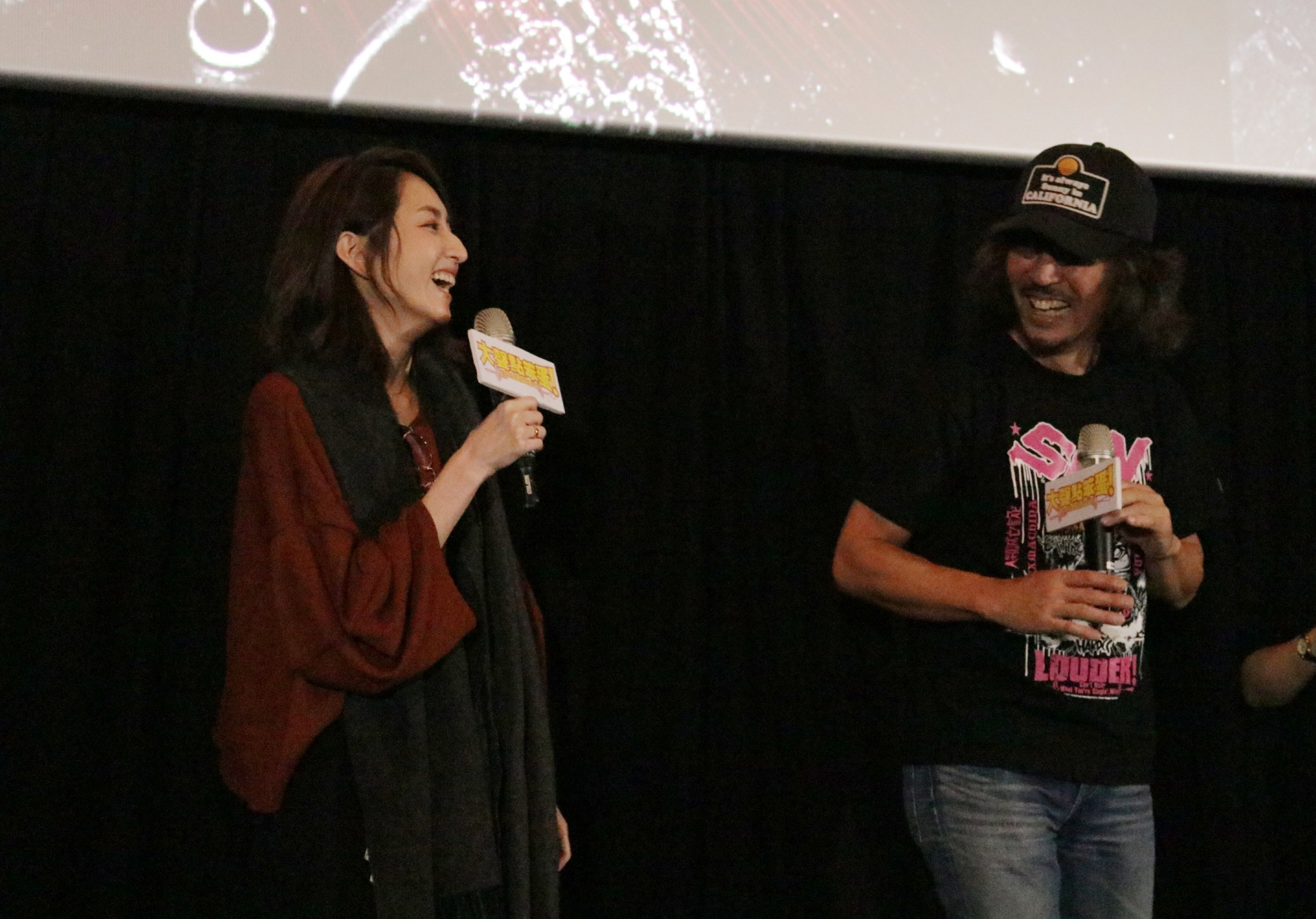 柯佳嬿也來到映後座談和導演相見歡，讓三木聰又驚又喜。（天馬行空）