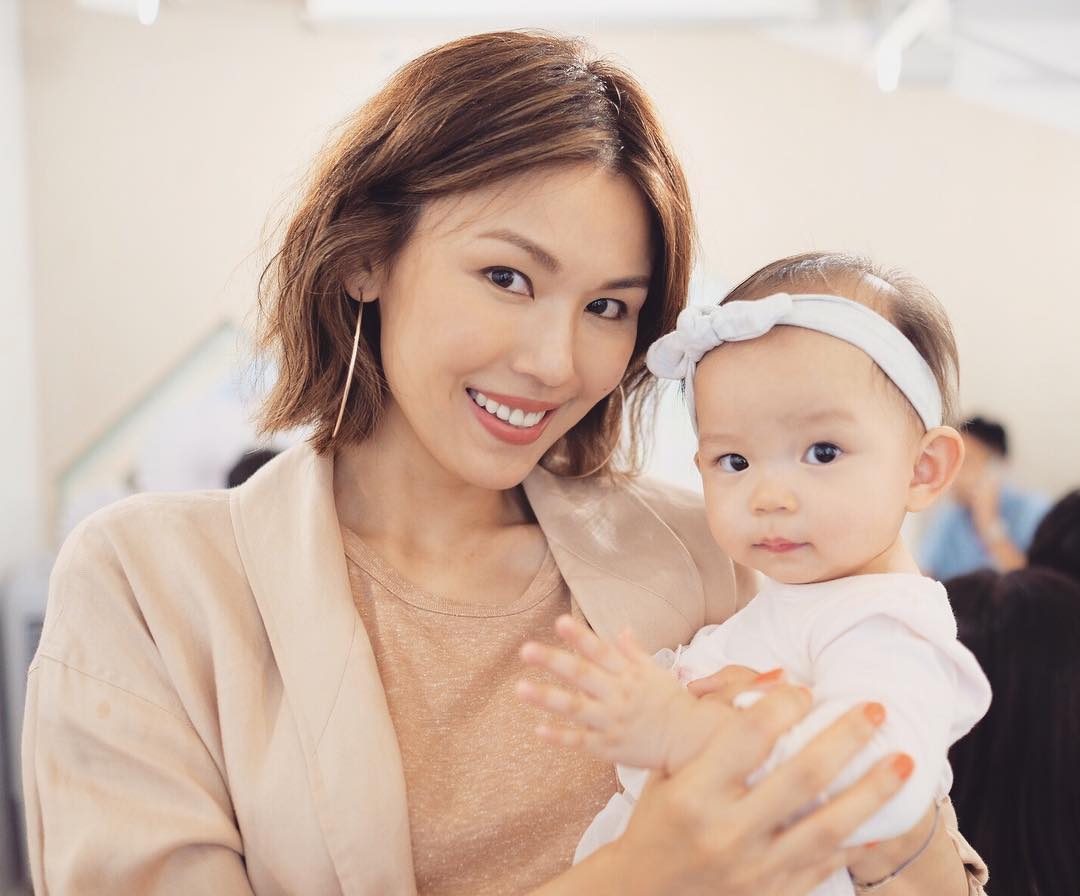 港星何嘉莉身受婦女病之苦,生理狀況非常混亂,曾以為很難懷孕,沒想到意外懷孕。(翻攝自何嘉莉IG)