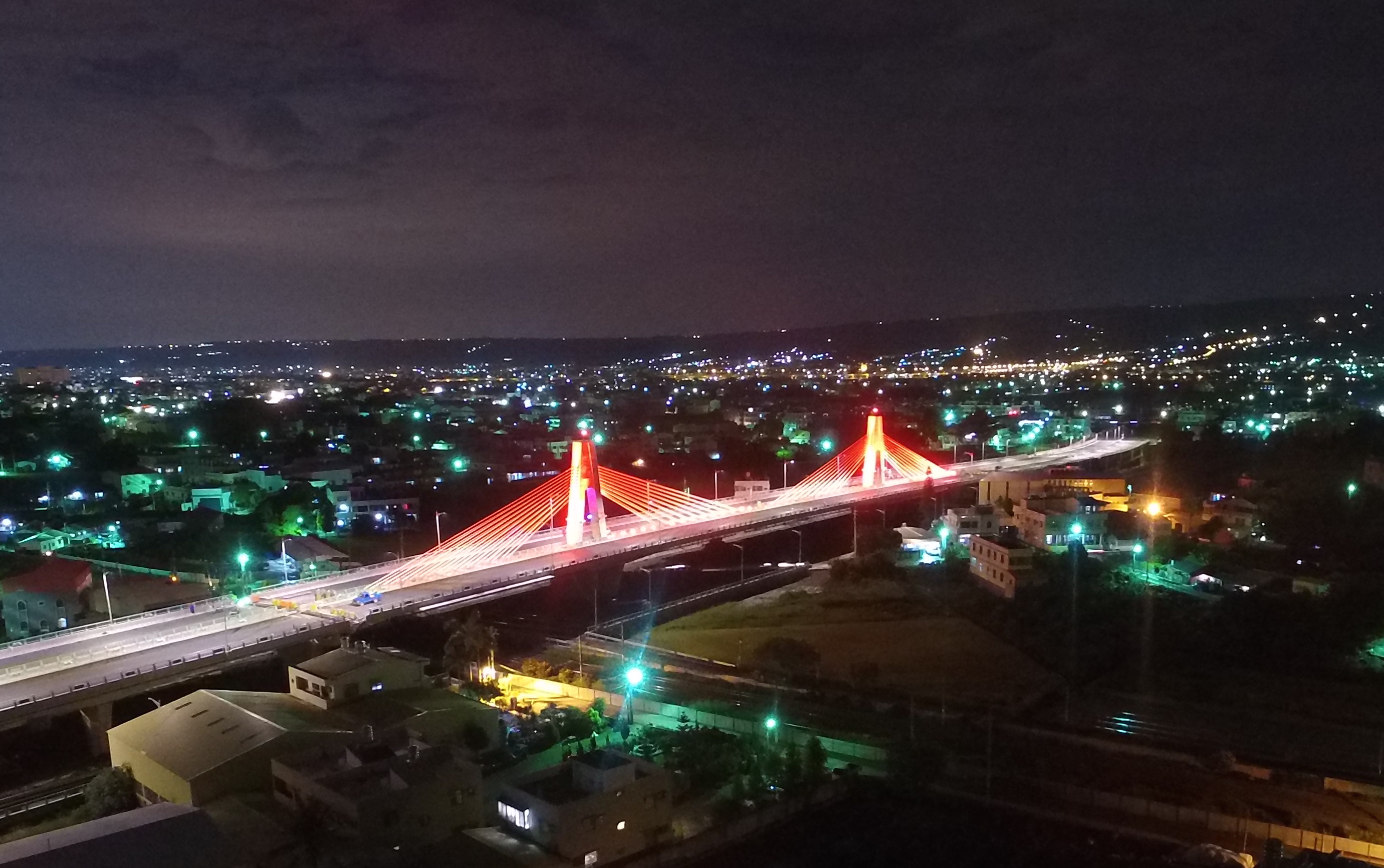 高速鐵路彰化站聯外道路系統改善計畫，連結員林至田中地區，此計畫的雙塔脊背僑已完工通車。