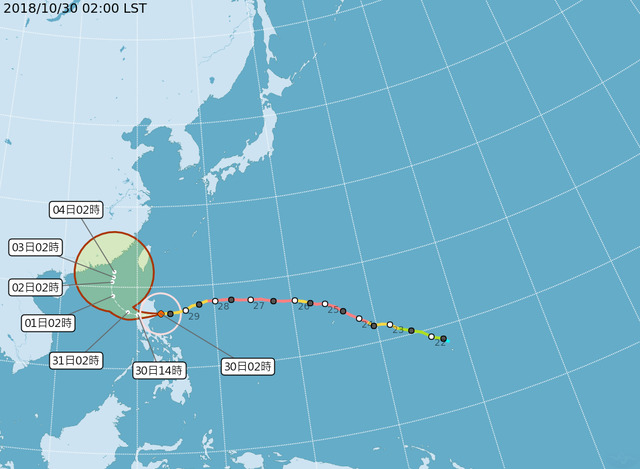 中颱玉兔將登陸並穿越菲律賓呂宋島，接著往南海移動。（翻攝中央氣象局）