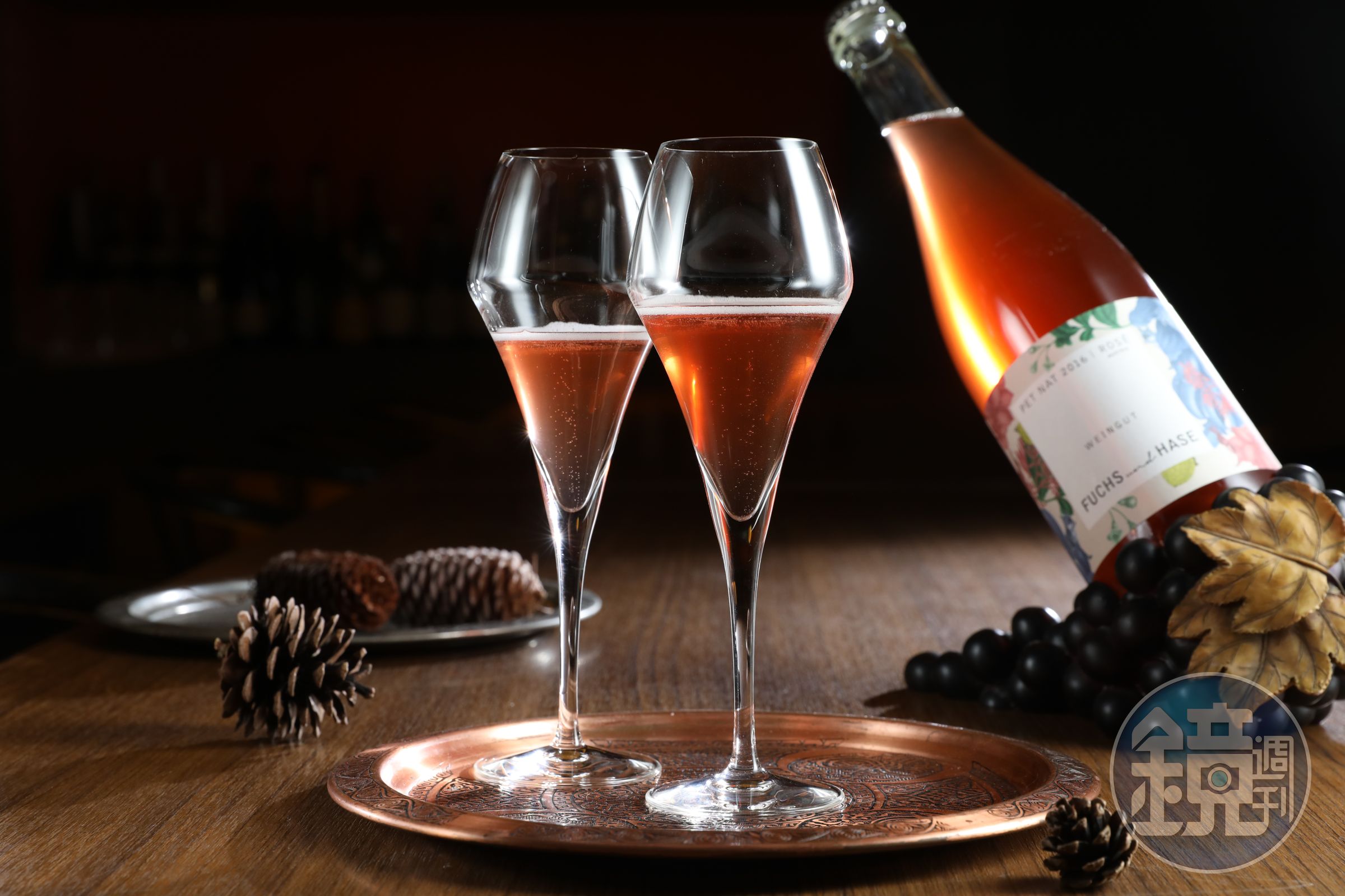 酸津清爽的自然氣泡酒「Weingut Fuchs und Hase, Pet Nat Rosé 2016」，喝來有水果鮮美感。（捷孚，1,200元／瓶）