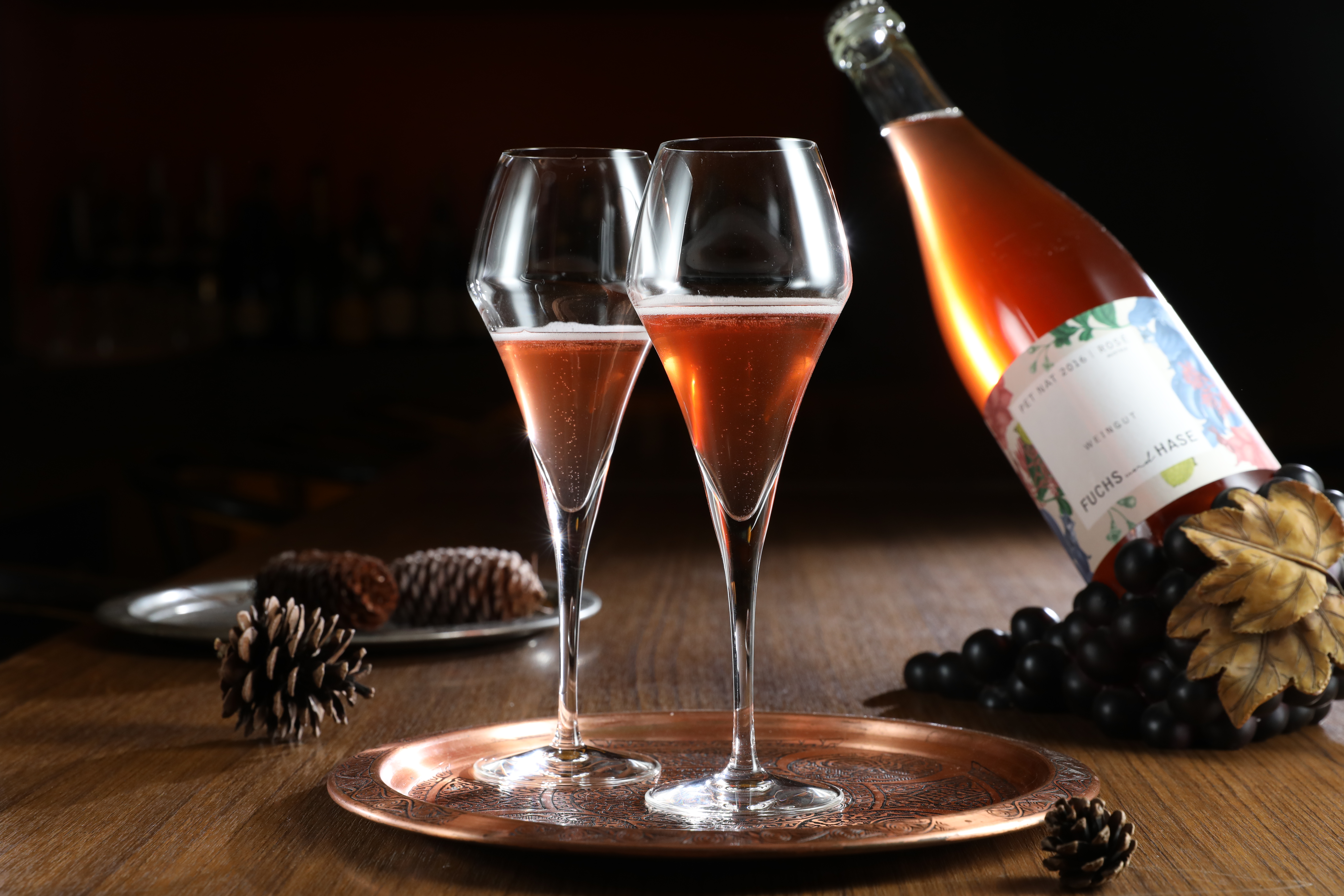 酸津清爽的自然氣泡酒「Weingut Fuchs und Hase, Pet Nat Rosé 2016」，喝來有水果鮮美感。（捷孚，1,200元／瓶）