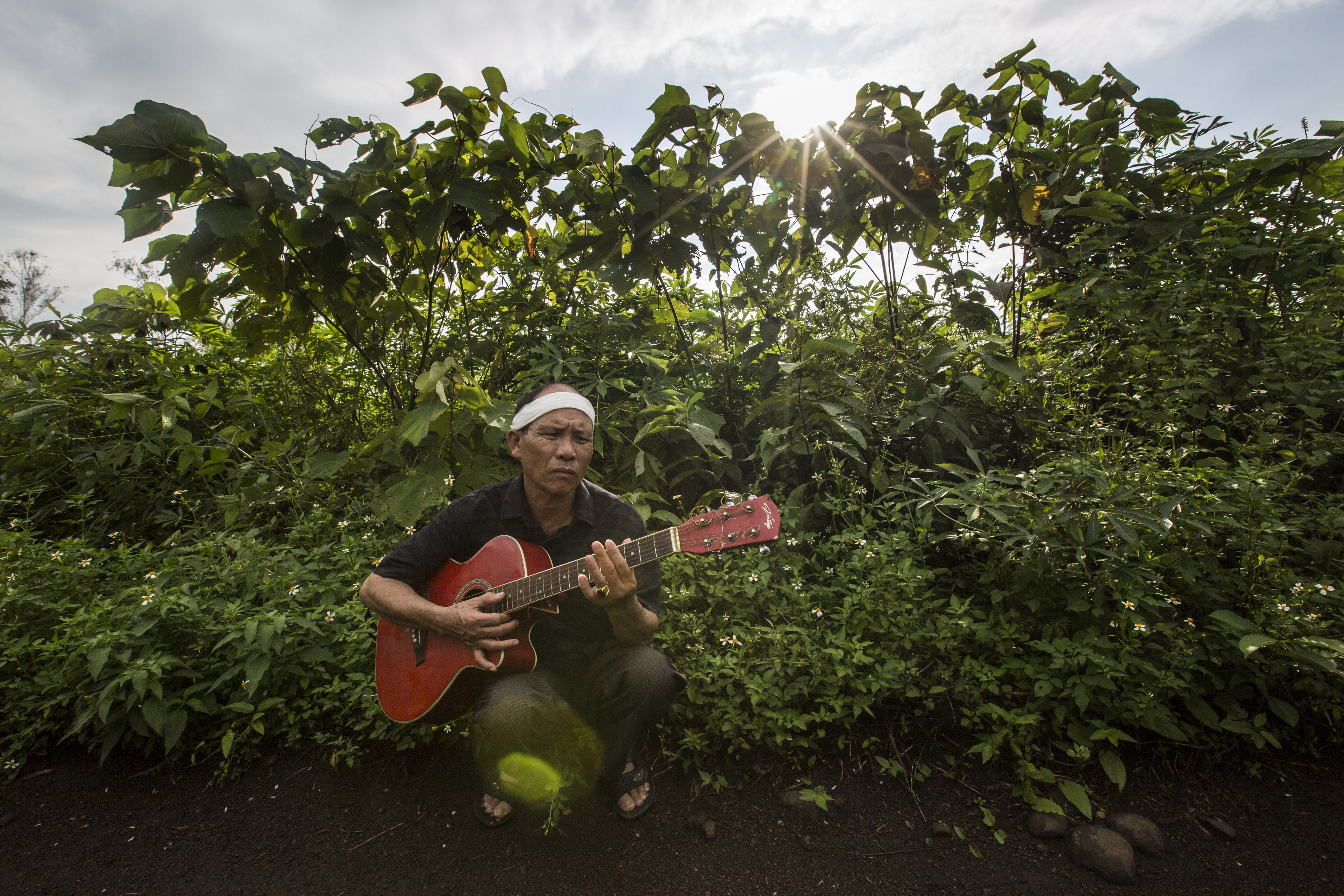 攝影記者楊子磊拍攝〈異鄉安魂曲—越南移工阮國非之死〉，入圍第17屆卓越新聞獎「系列新聞攝影獎」。
