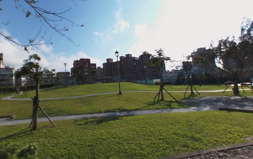 台北市內湖區的樂活公園傳出有不肖人士刻意放置毒飼料，導致不少犬隻誤食。（翻攝自Google街景）