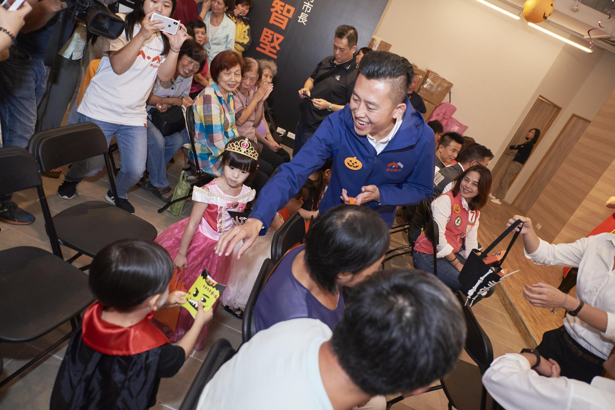 身為三個孩子的爸爸,林智堅被封為「孩子王市長」,私下卻自認是「不稱職老爸」。