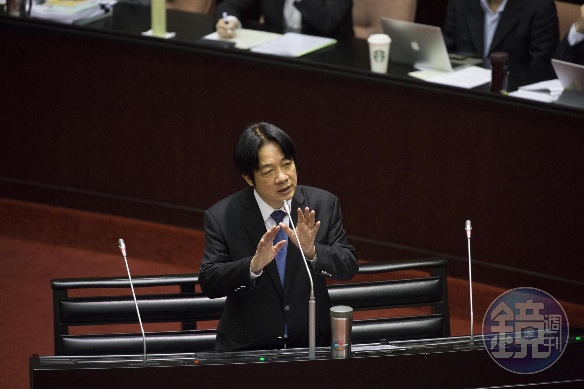 立委擔憂人力不足在質詢時提問，行政院長賴清德回應，在人員還未聘任前，可請剛退休的司機回來幫忙。