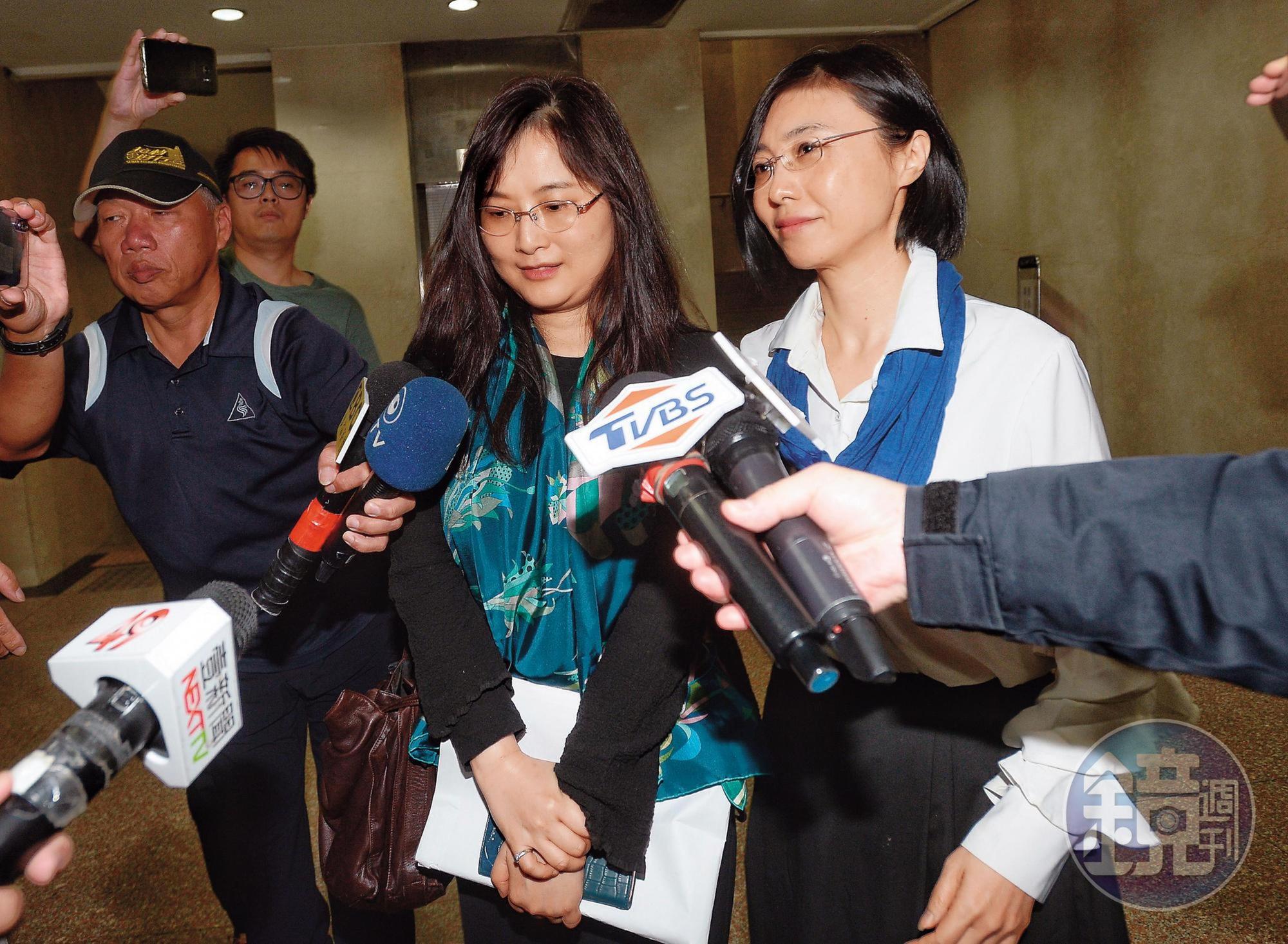 呂安妮16日至北檢出庭,針對宏仁集團總裁王文洋控告她不讓兒子赴英讀書涉妨害自由罪進行說明。
