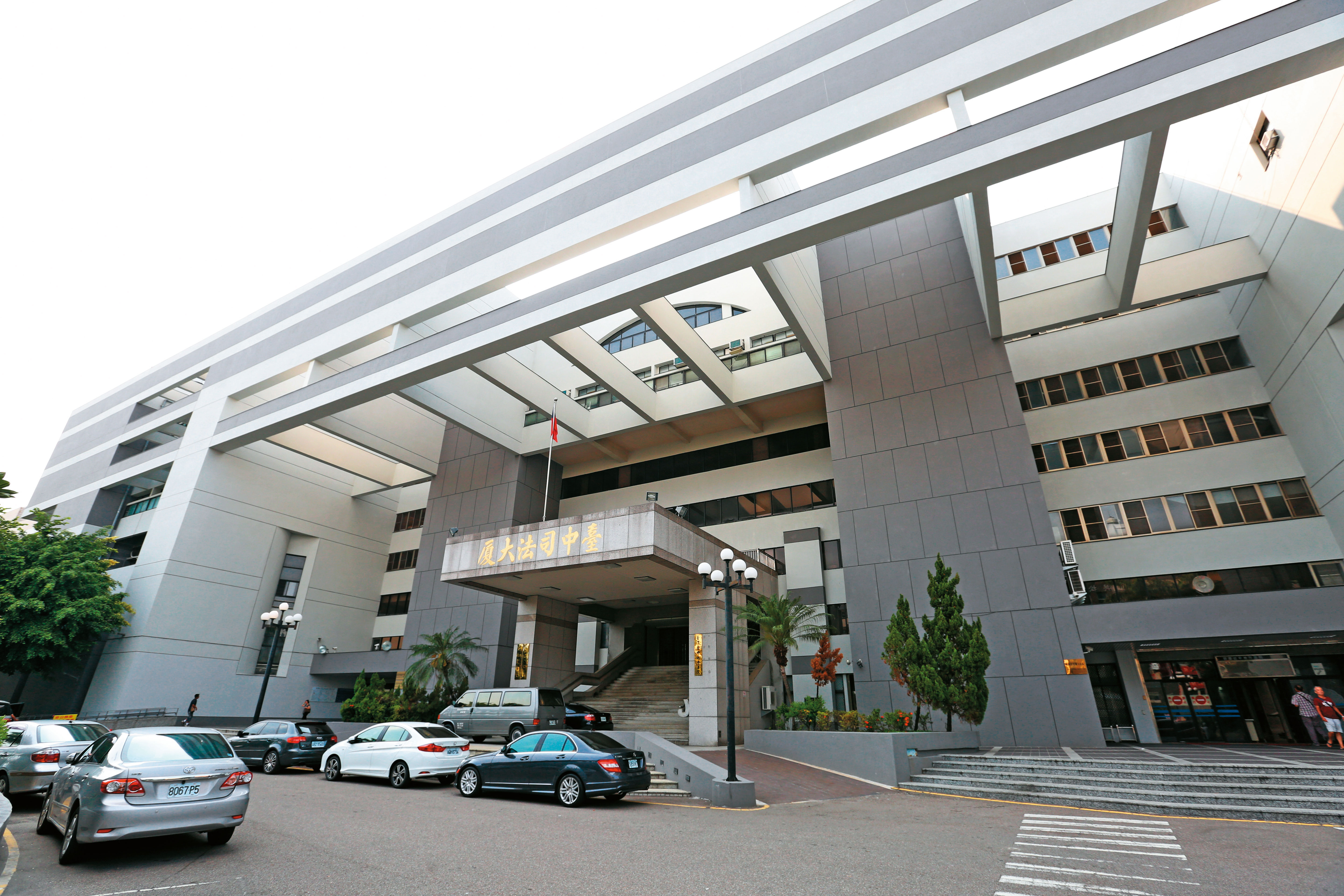 美光員工跳槽聯電，被控是經濟間諜，台中地檢署去年依營業祕密罪起訴聯電及3主管。