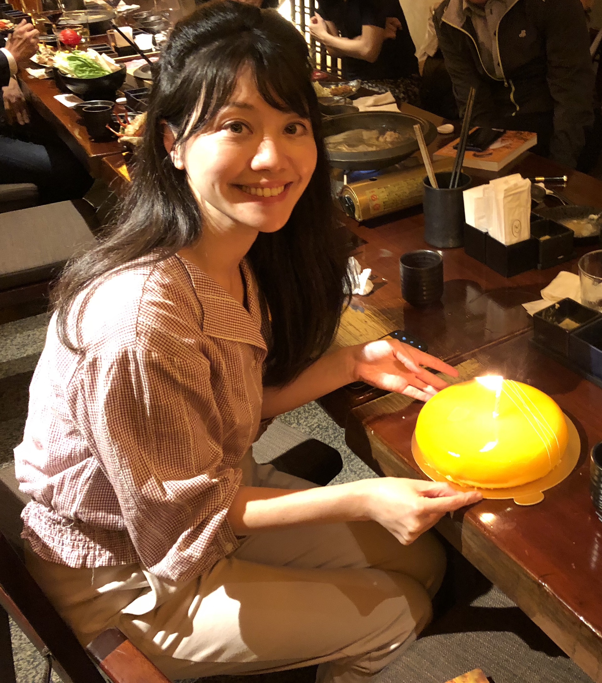 10月17日是高嘉瑜的生日,林佳龍當天餐會準備蛋糕為高慶生。(翻攝高嘉瑜臉書)