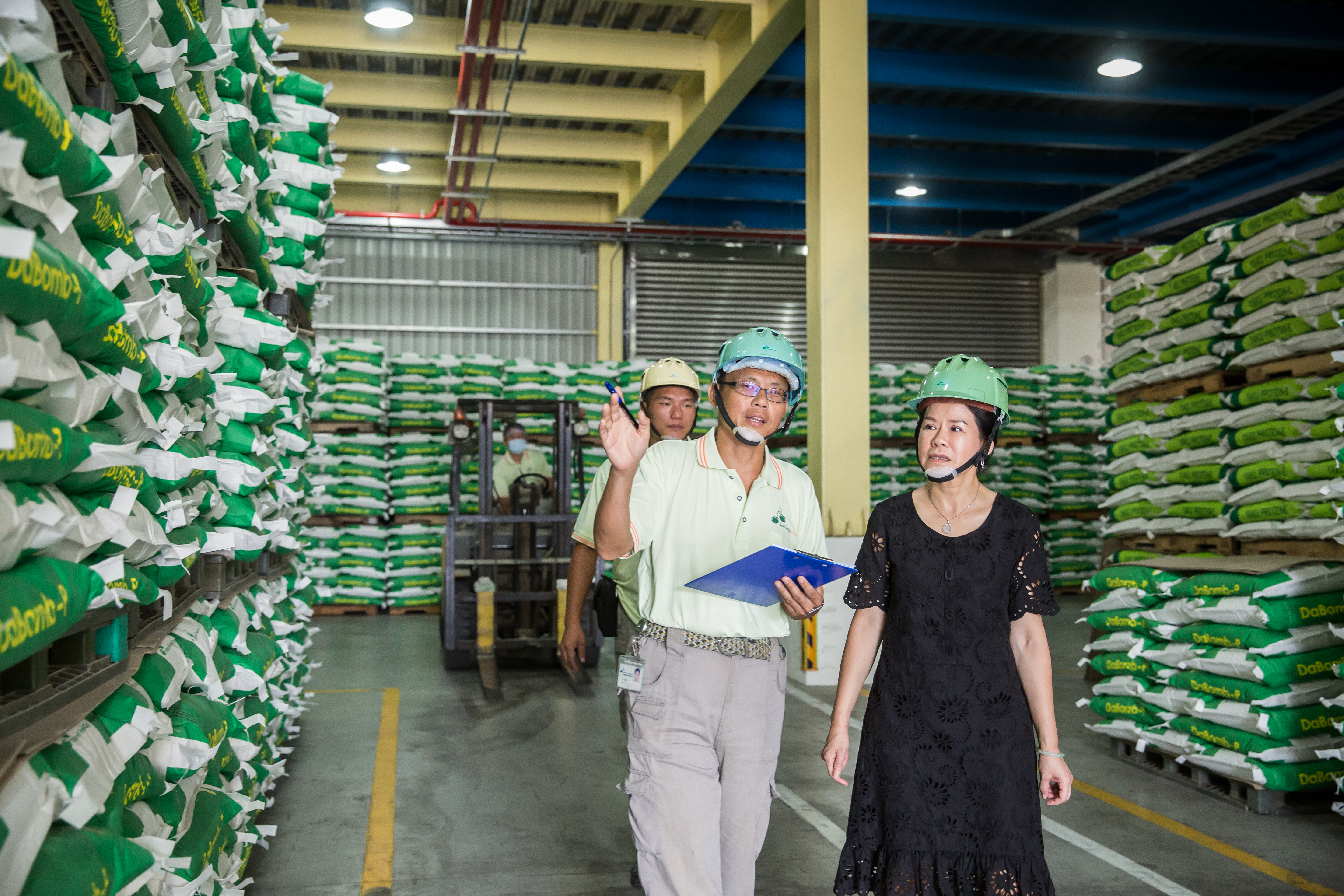 劉郁芬是農業科技業裡少數的女董座,她以過人意志力帶領企業走過18年。研發生產的水解胜肽蛋白可做為養殖飼料配方,台灣產線年產3.6萬噸,9成外銷到亞洲,市占率居亞洲之冠。
