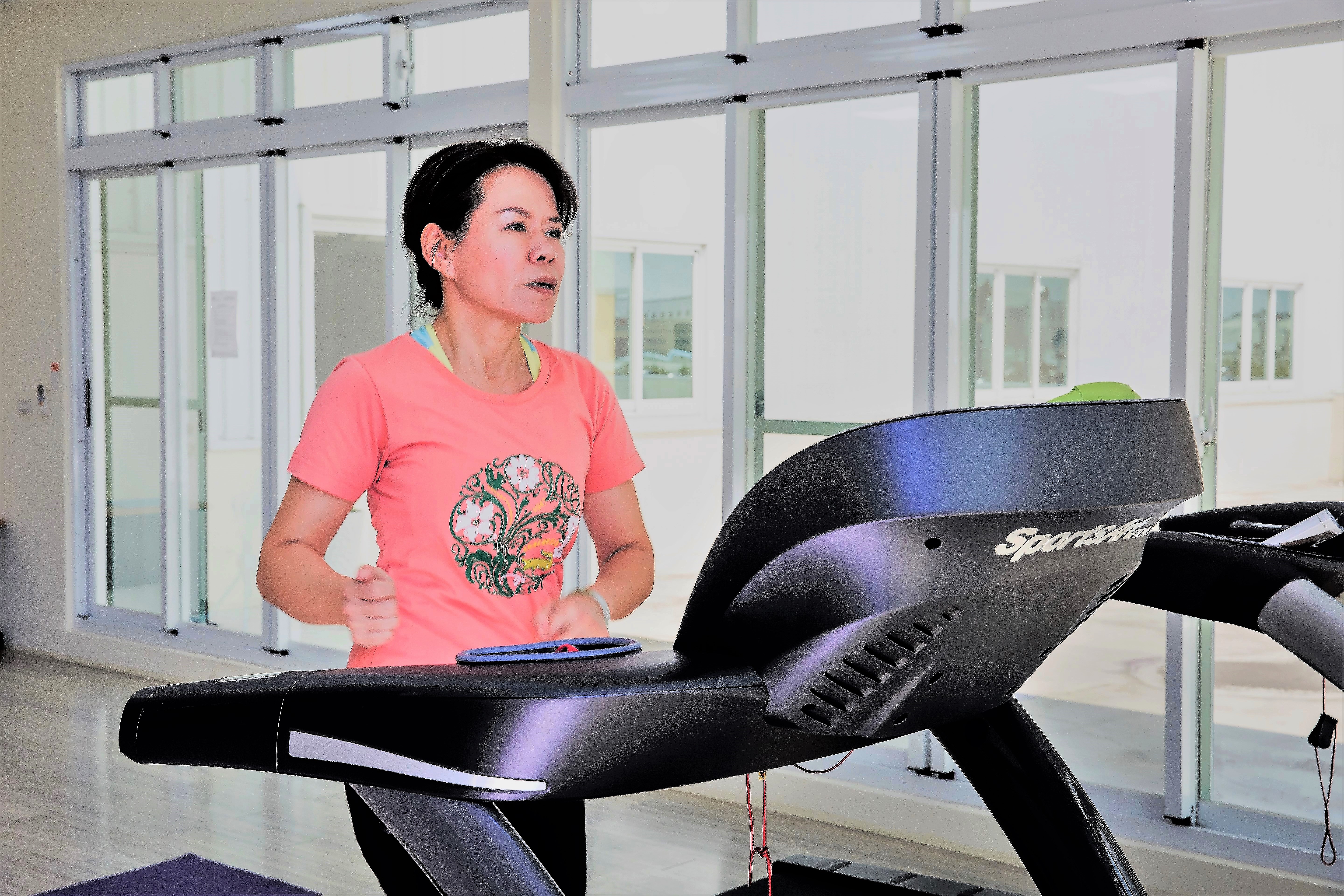 劉郁芬意志力堅強，創業第3年曾罹患乳癌，仍勇敢面對。恢復健康後，她每天6點半就進健身房運動，幾乎不間斷。