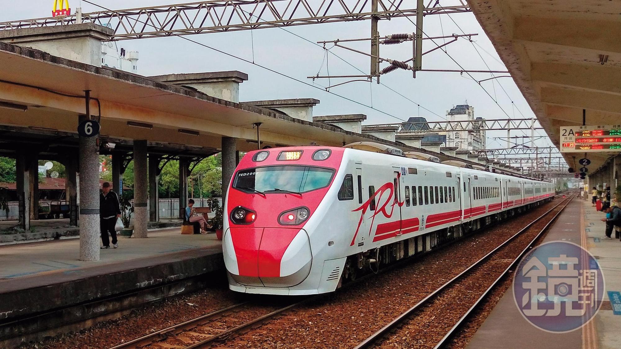 普悠瑪標榜傾斜式列車,最高時速可達150公里,圖為該翻覆列車於去年4月間停靠在宜蘭站載客畫面。