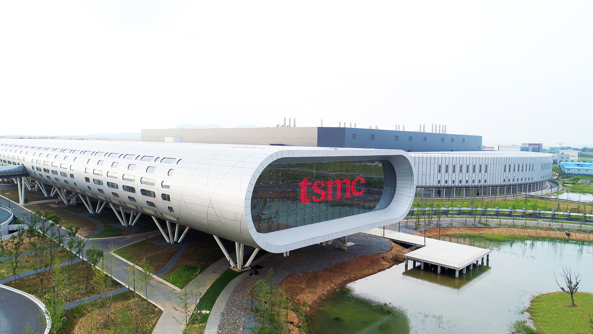台積電南京廠今天舉行動土典禮,台積電董事長劉德音表示,這個新廠將使在大陸的晶圓服務水準大幅提升。(台積電提供)