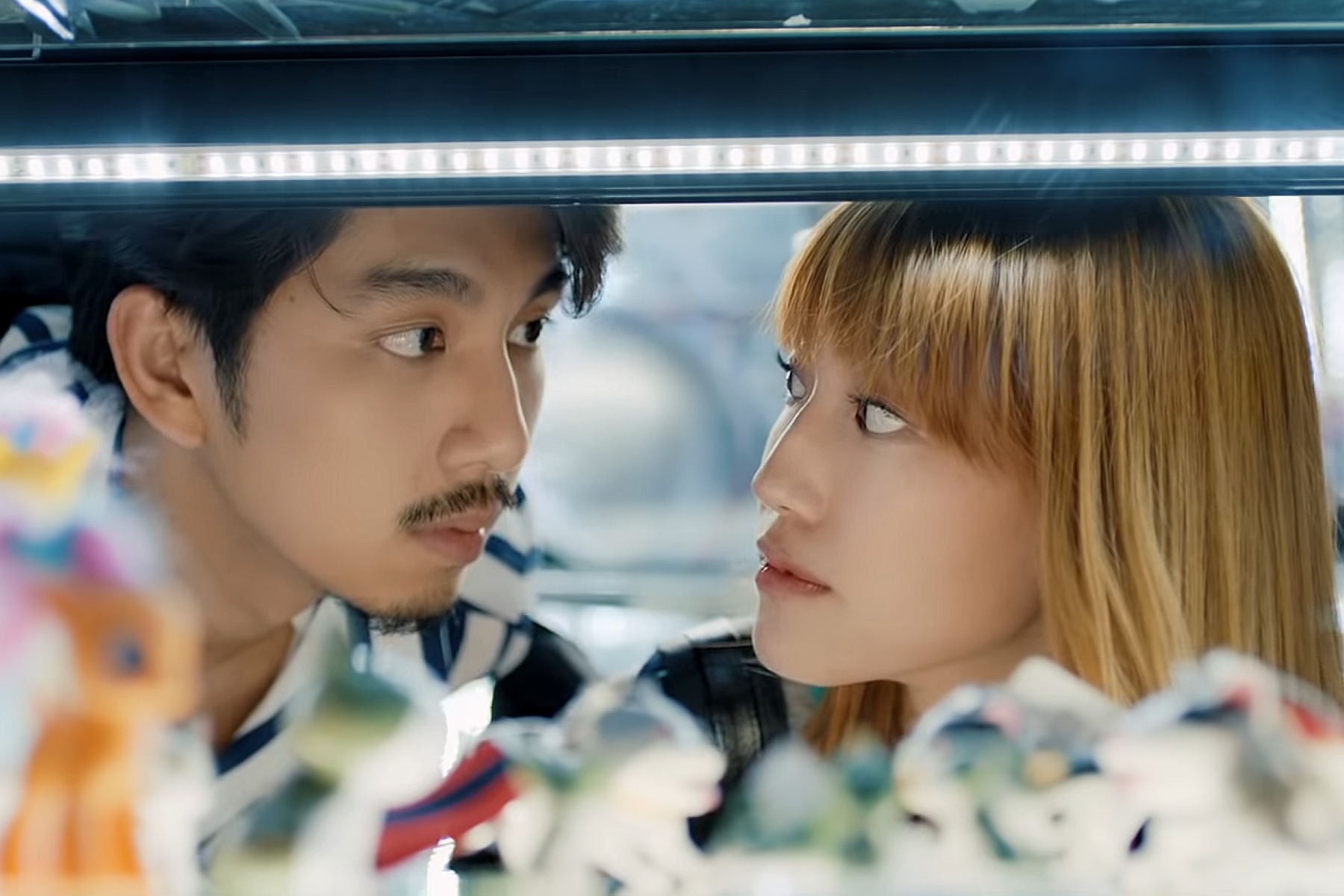 男女主角在片中搞曖昧卻又是職場勁敵。（采昌國際多媒體提供）