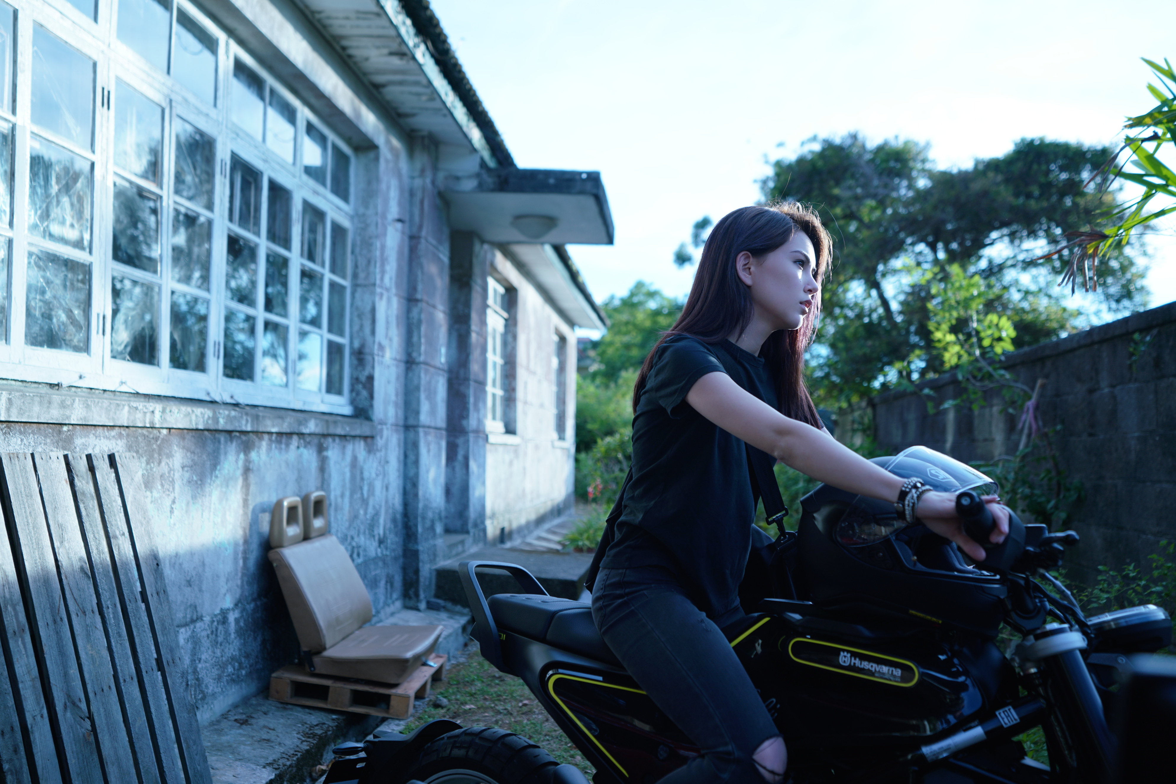 電影《叱咤風雲》目前如火如荼拍攝中，女主角昆凌在該片演技爆發。（創映電影提供）