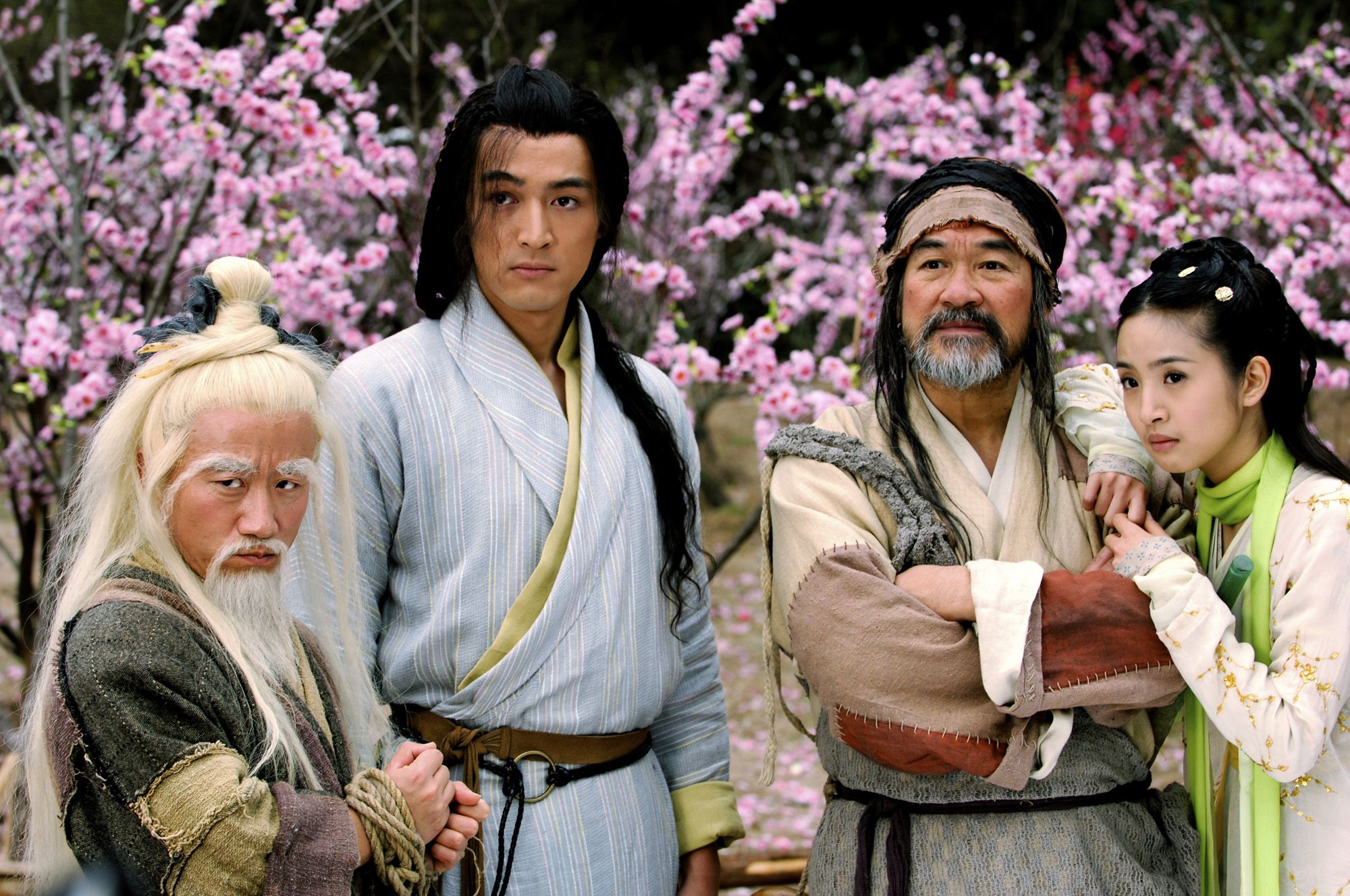 金庸生前出版過15部小說，多數都被改編成電視劇、電影，並隨著時光移轉一再重拍或是改編，捧紅眾多巨星。（摘自微博）