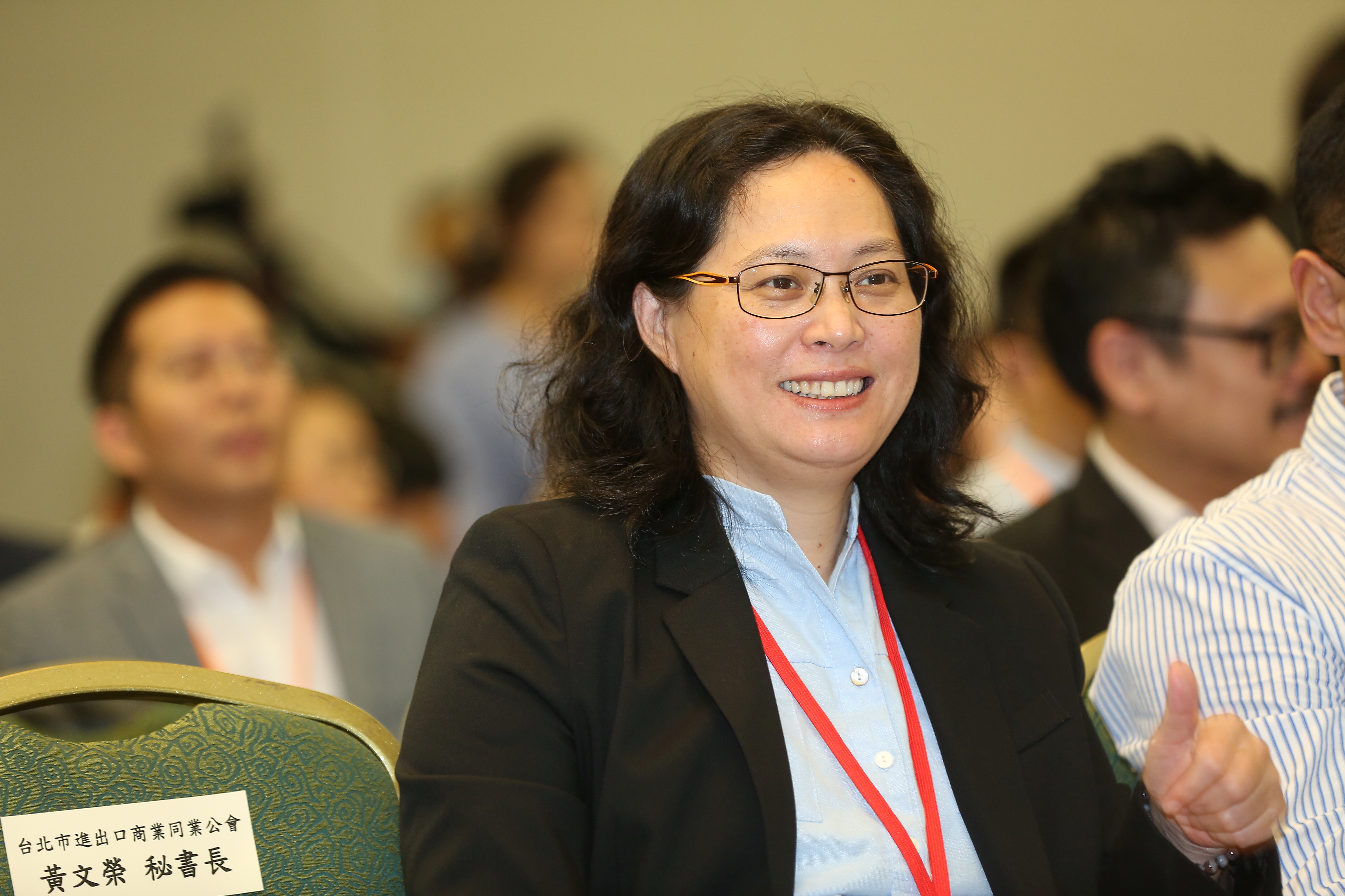 昨遭到攻擊頭部濺血的台北市勞動局長賴香伶。